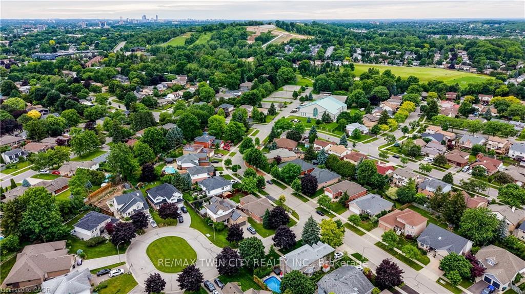 Photo 45 of 27 Chandos Drive, Kitchener, Centreville Chicopee — HOMEH
