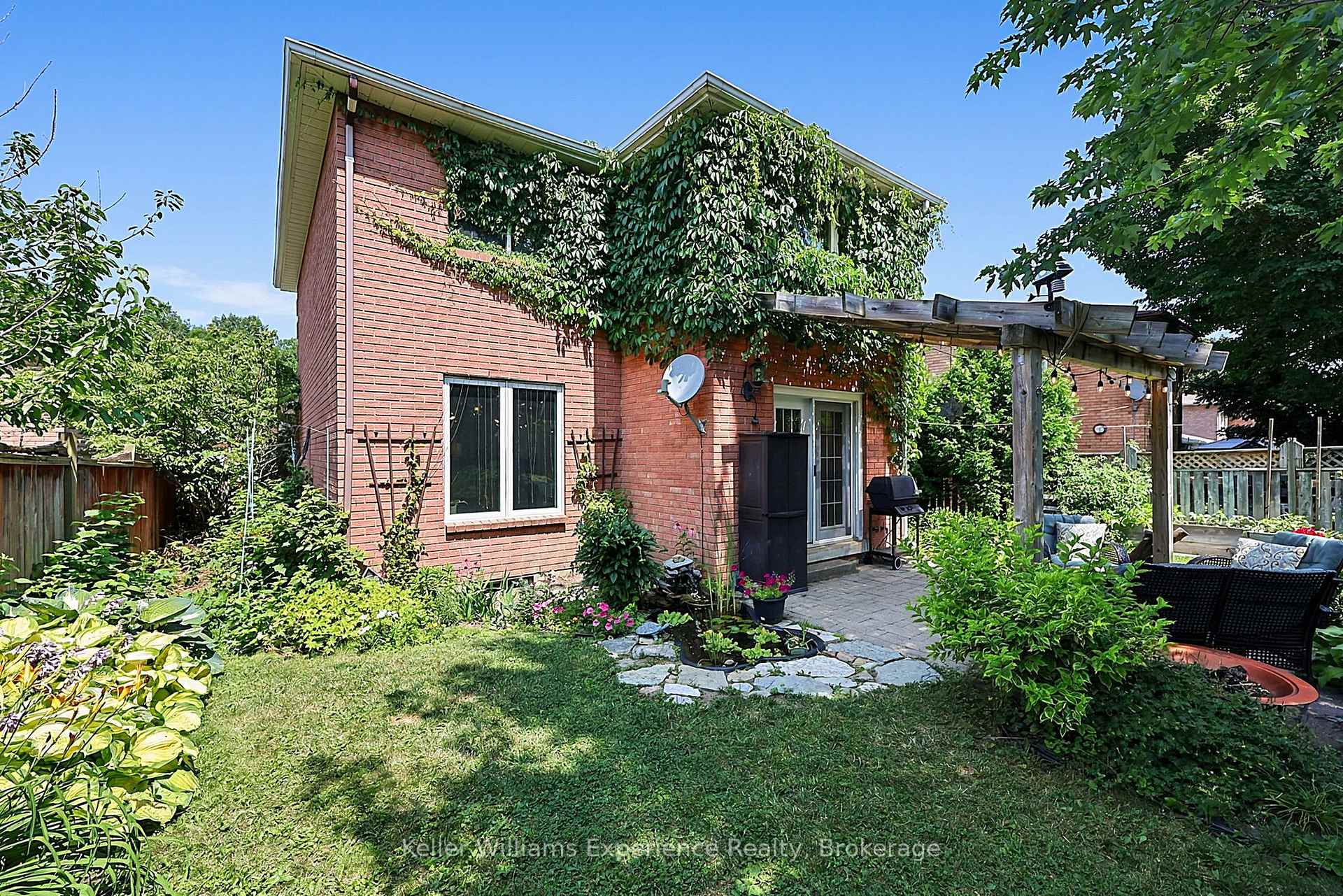 Photo 28 of 1044 Dina Crescent, Midland — HOMEH