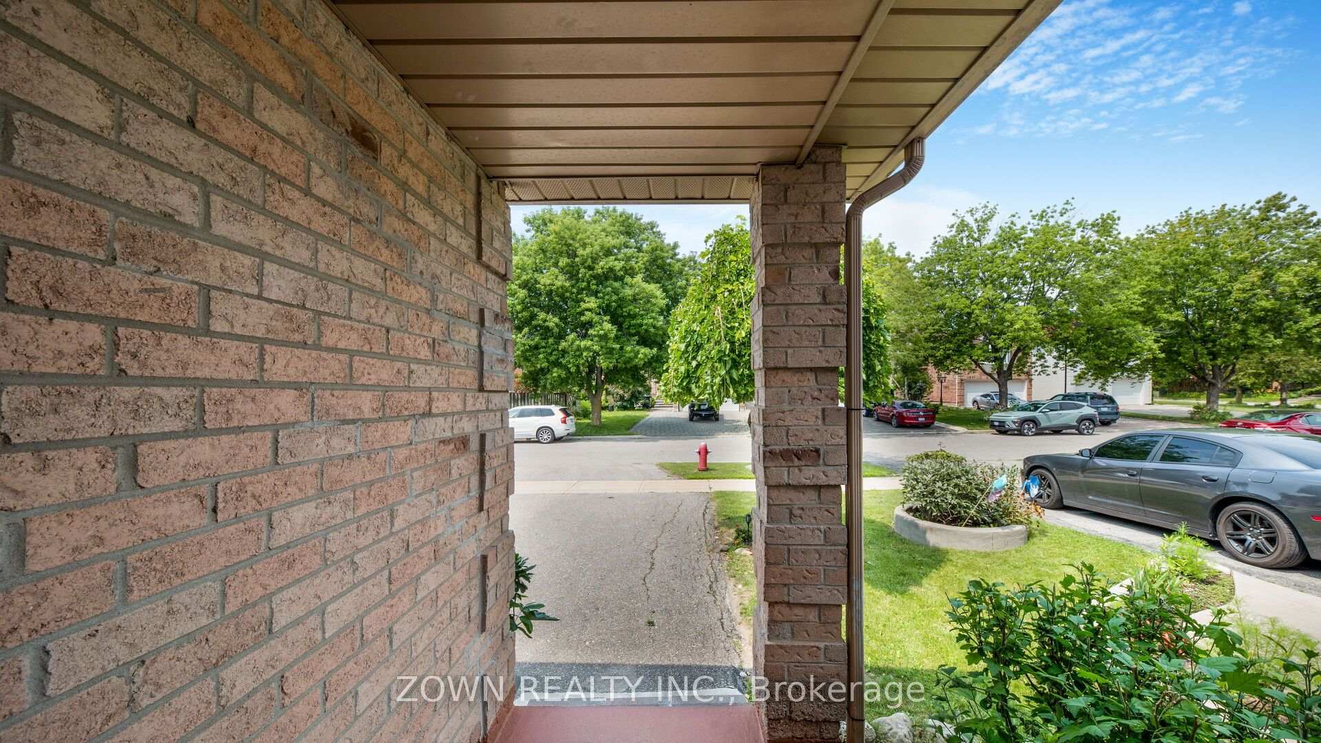 Photo 2 of 1542 Kirkrow Crescent, Mississauga, East Credit — HOMEH