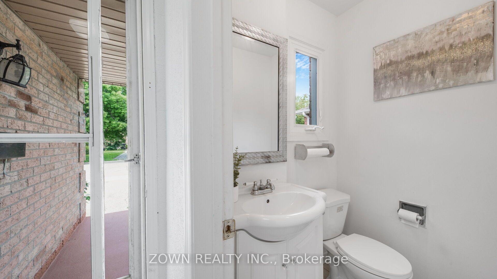 Photo 4 of 1542 Kirkrow Crescent, Mississauga, East Credit — HOMEH