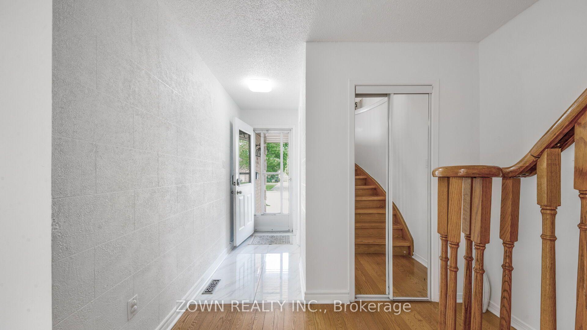 Photo 5 of 1542 Kirkrow Crescent, Mississauga, East Credit — HOMEH