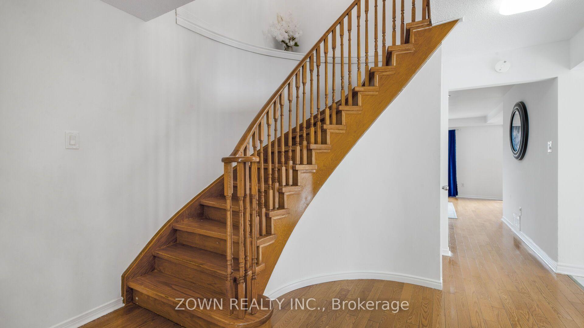 Photo 15 of 1542 Kirkrow Crescent, Mississauga, East Credit — HOMEH
