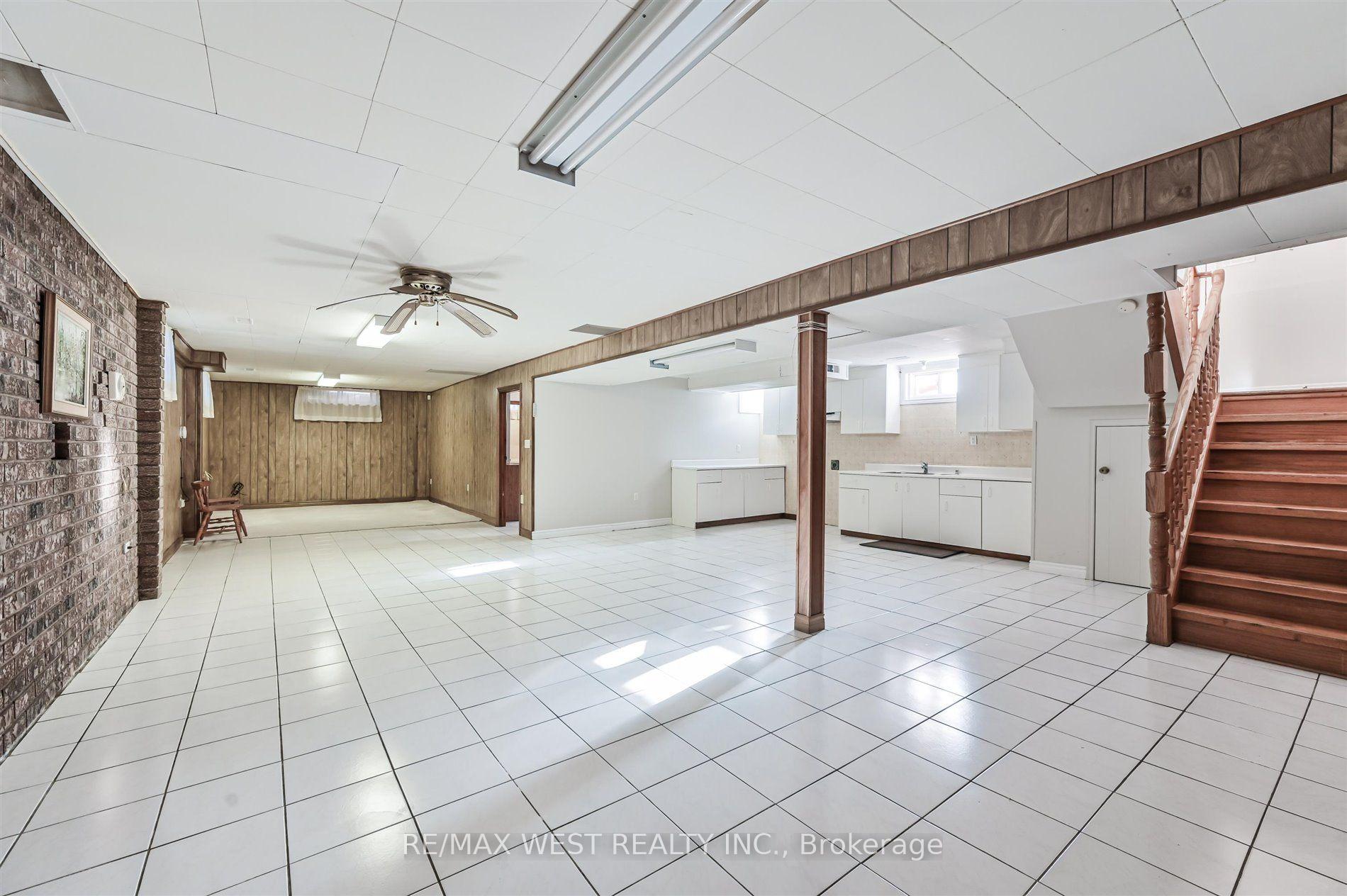 Photo 18 of 139 Carmen Crescent, Vaughan, East Woodbridge — HOMEH
