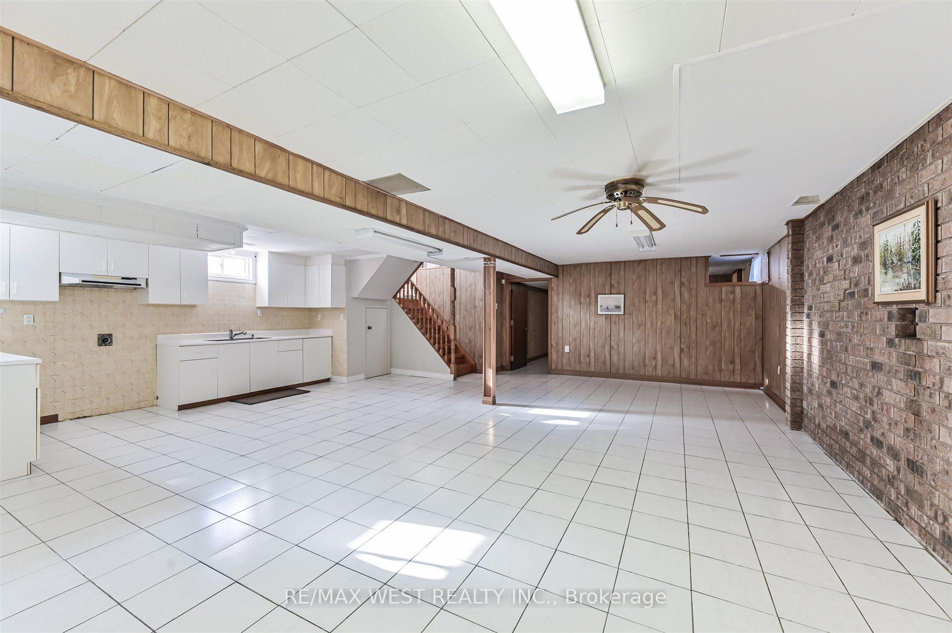 Photo 19 of 139 Carmen Crescent, Vaughan, East Woodbridge — HOMEH
