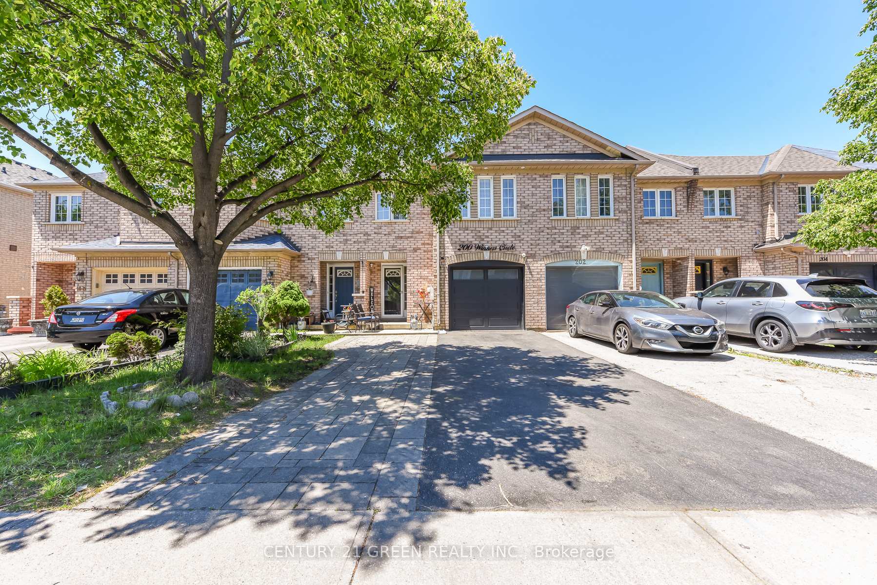 Photo 2 of 200 Winners Circle, Brampton, Northwest Sandalwood Parkway — HOMEH