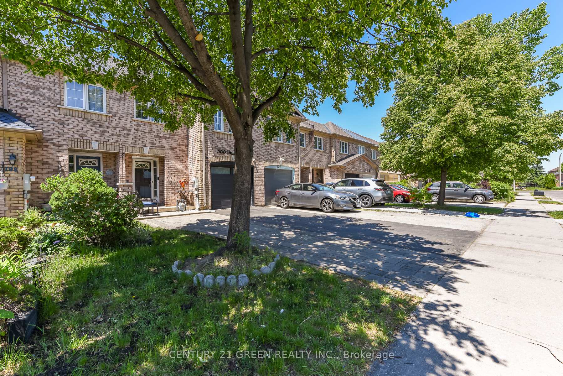Photo 4 of 200 Winners Circle, Brampton, Northwest Sandalwood Parkway — HOMEH