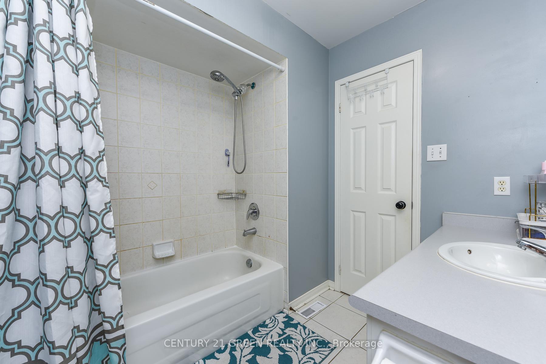 Photo 10 of 200 Winners Circle, Brampton, Northwest Sandalwood Parkway — HOMEH