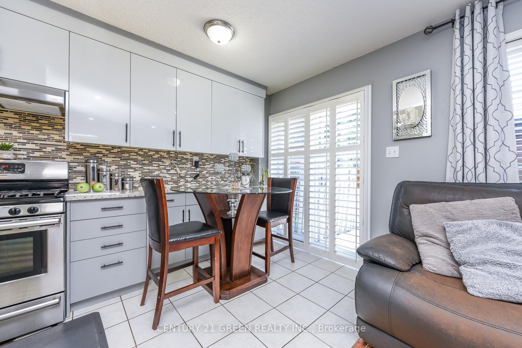 Photo 33 of 200 Winners Circle, Brampton, Northwest Sandalwood Parkway — HOMEH