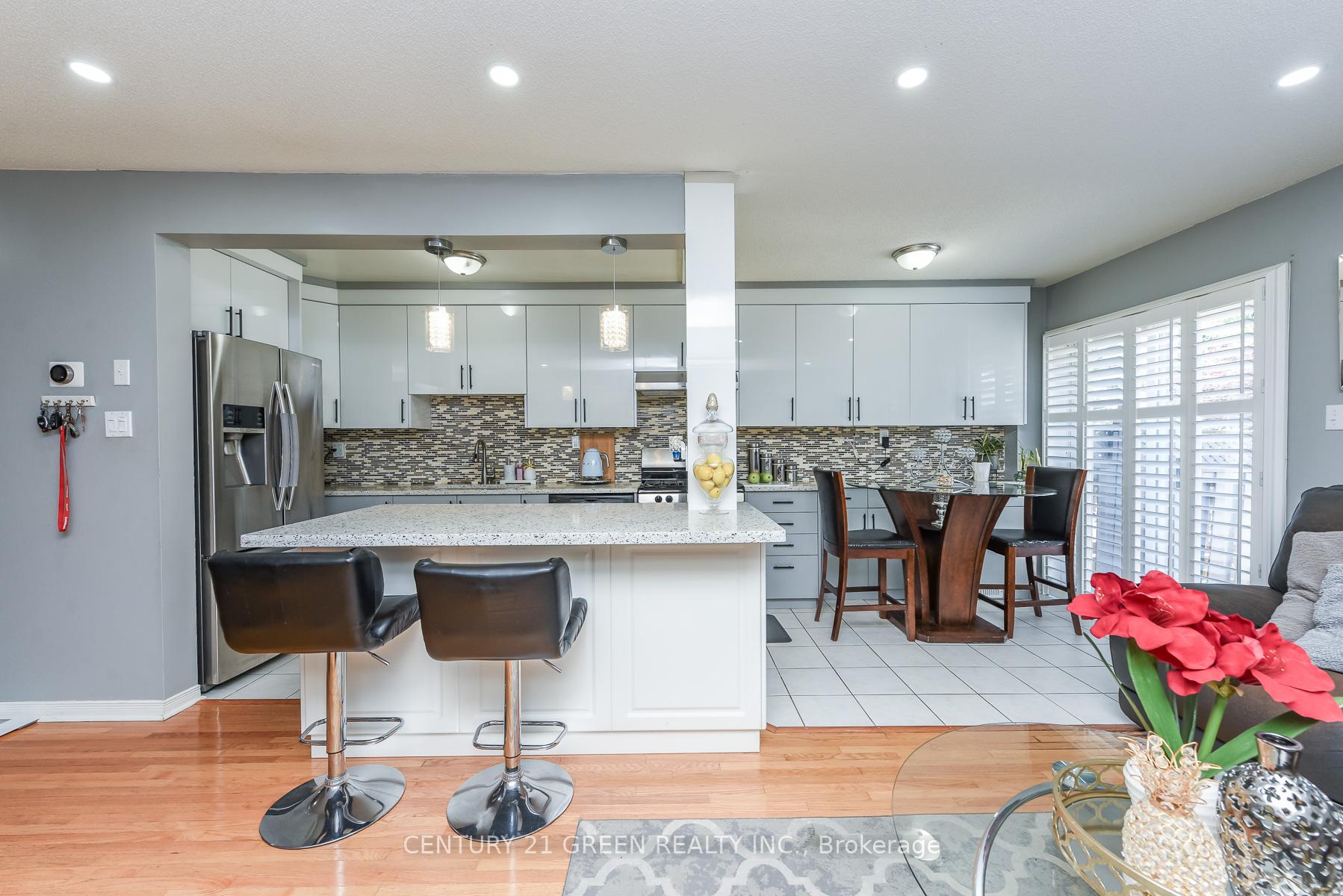 Photo 37 of 200 Winners Circle, Brampton, Northwest Sandalwood Parkway — HOMEH