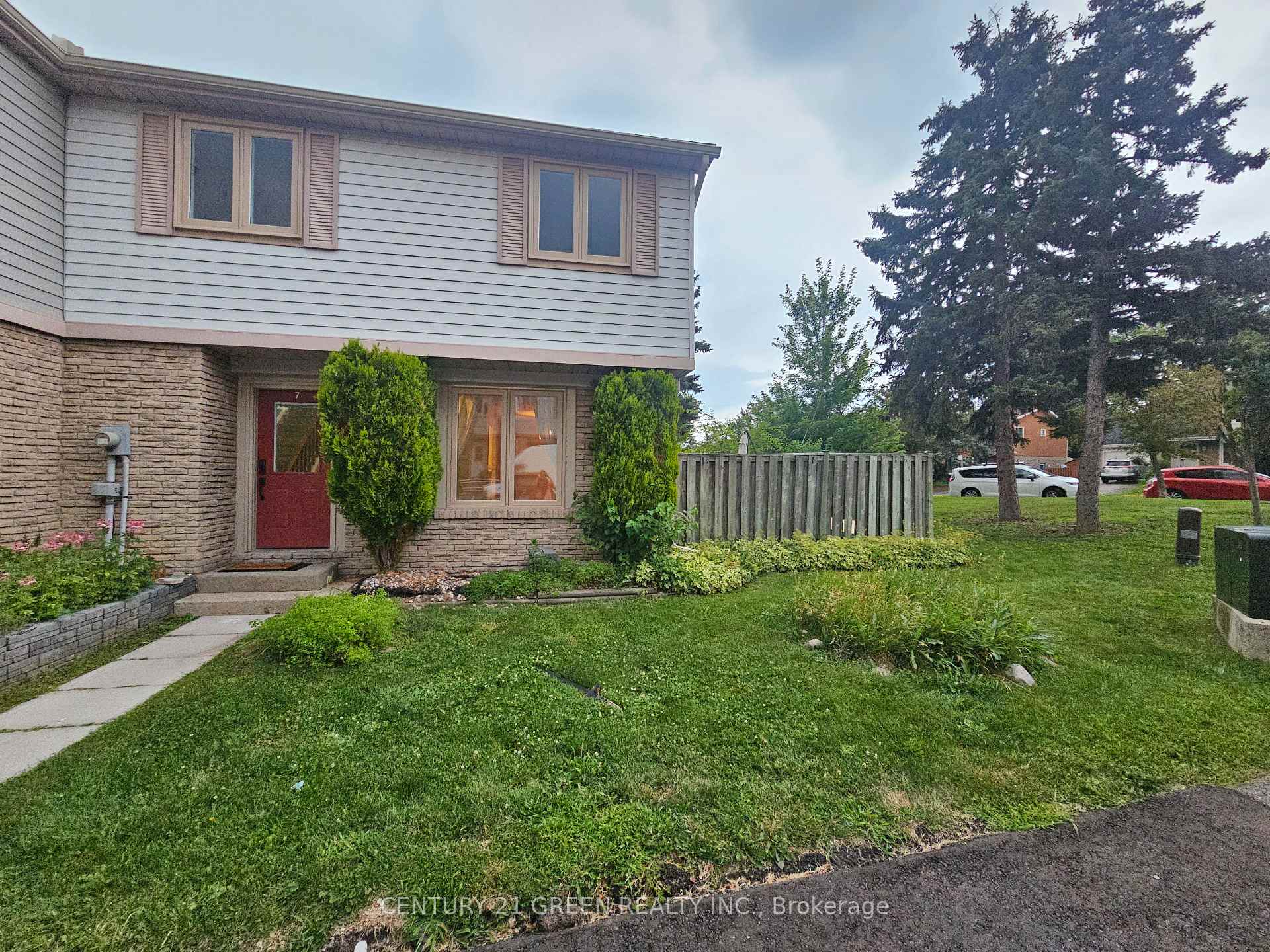 Photo 2 of Unit 7, 98 Falconer Drive, Mississauga, Streetsville — HOMEH