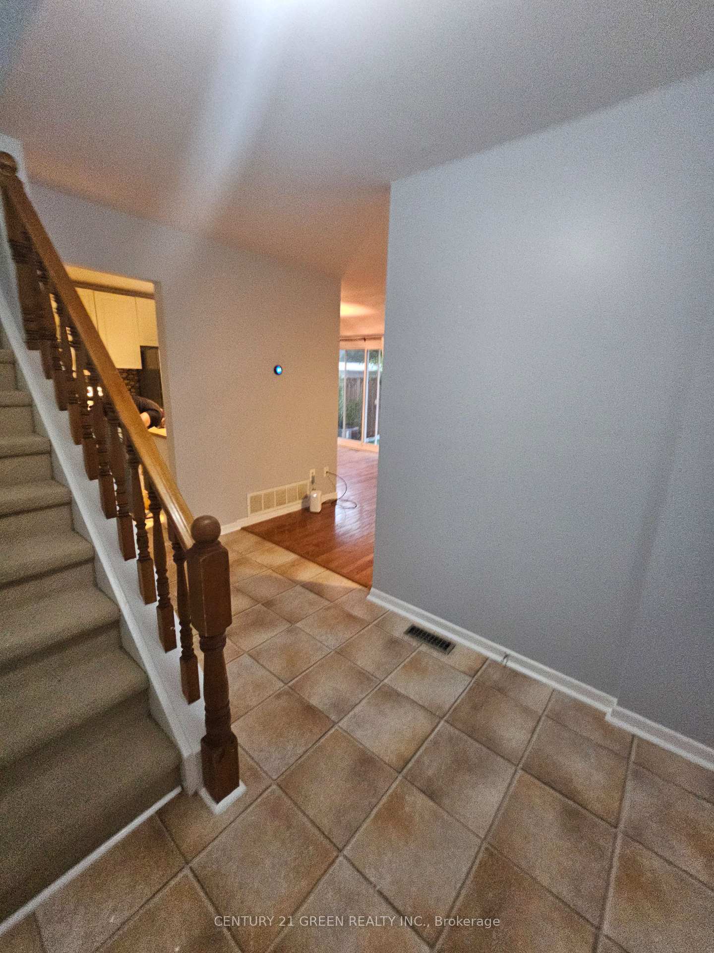 Photo 5 of Unit 7, 98 Falconer Drive, Mississauga, Streetsville — HOMEH