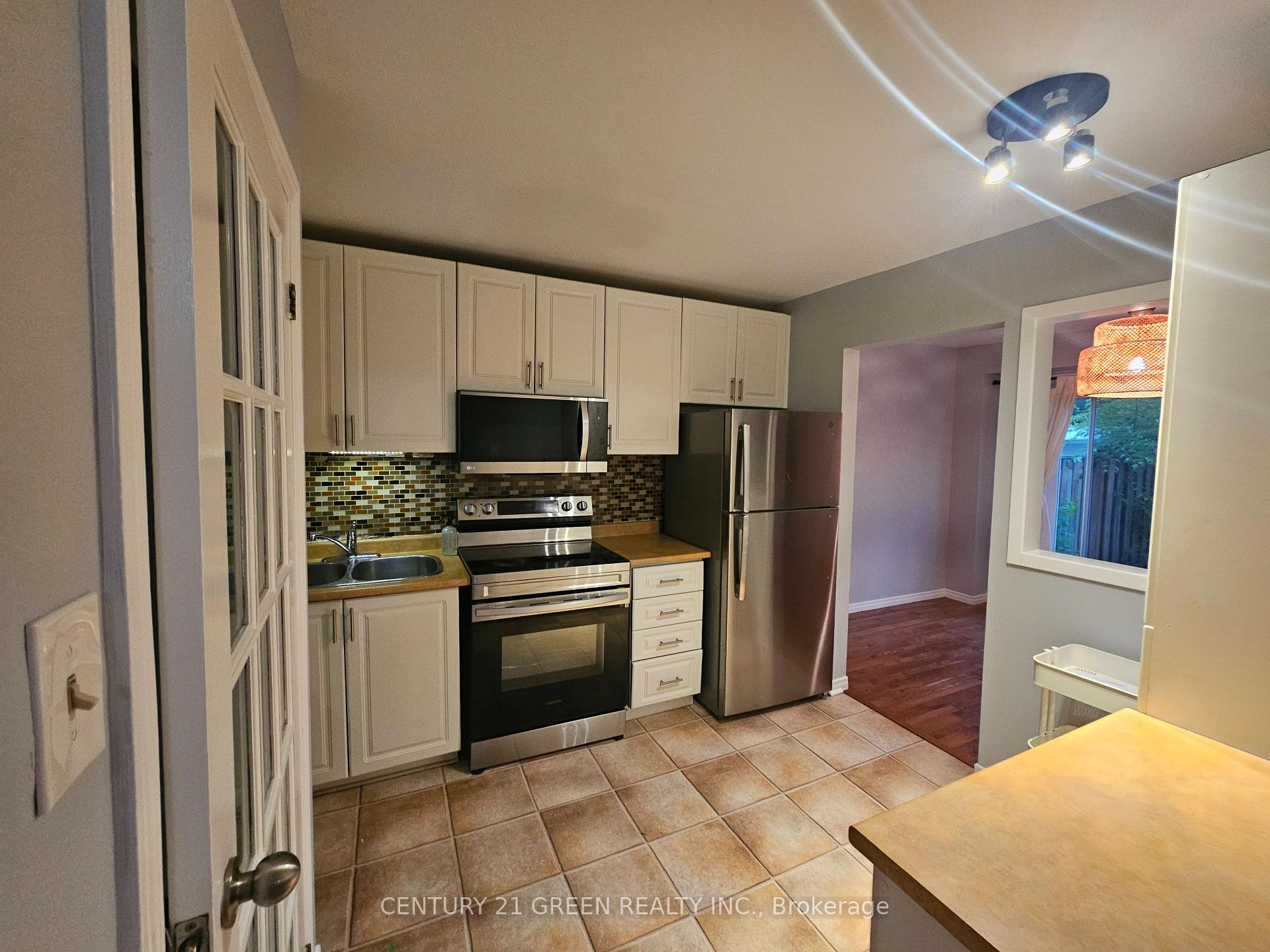 Photo 11 of Unit 7, 98 Falconer Drive, Mississauga, Streetsville — HOMEH