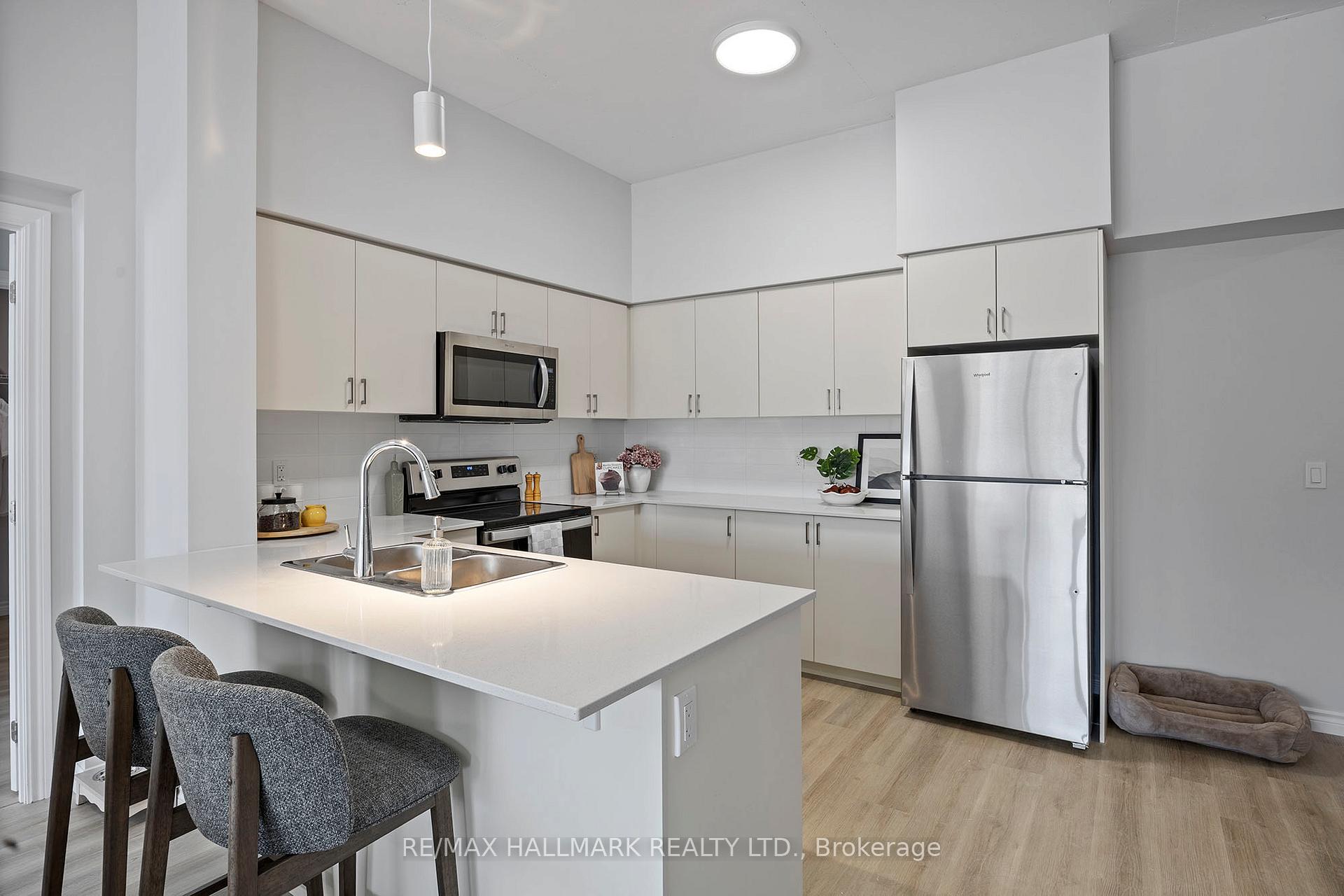 Photo 8 of Unit 215, 70 Dean Avenue, Barrie, Painswick South — HOMEH