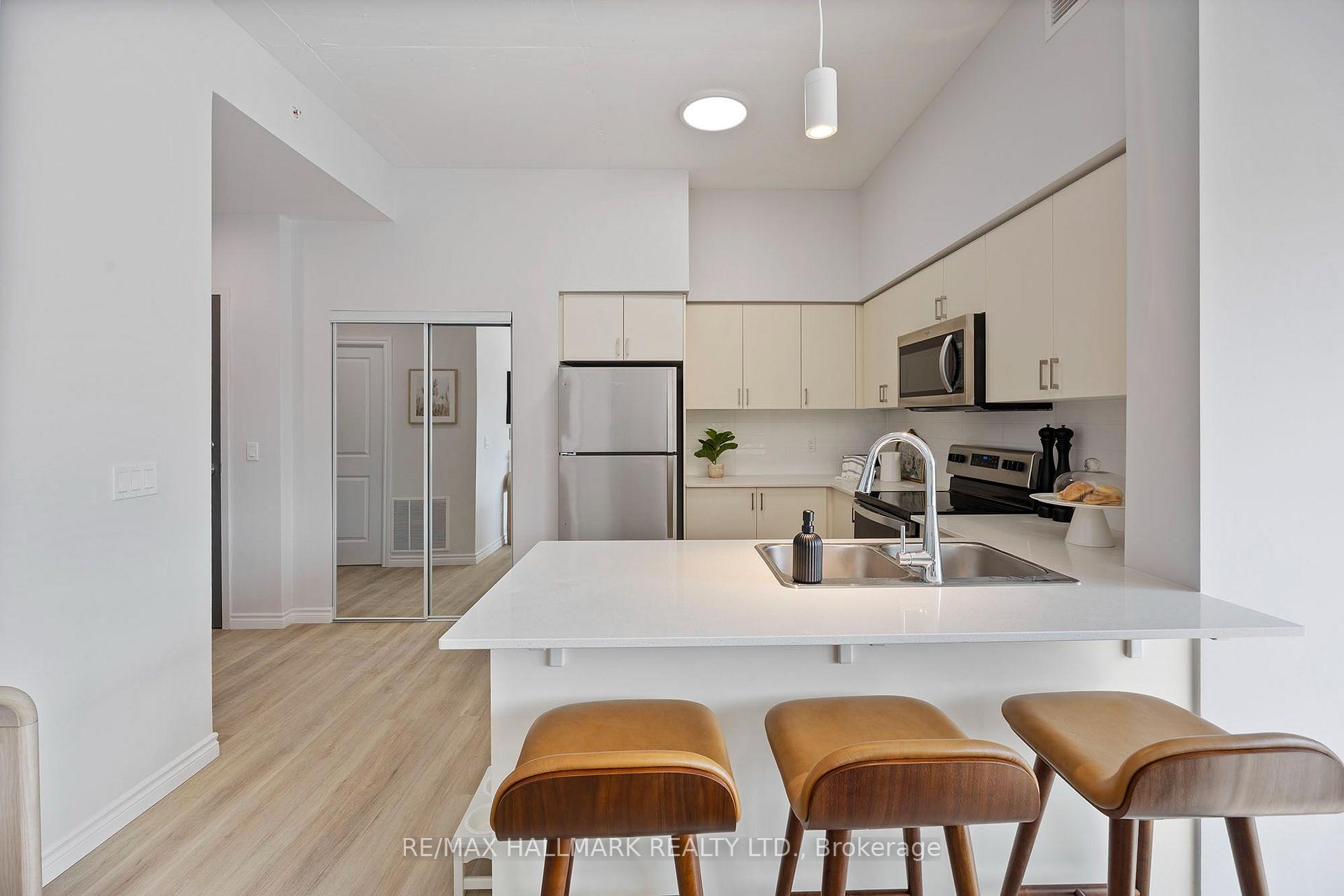 Photo 8 of Unit 430, 70 Dean Avenue, Barrie, Painswick South — HOMEH