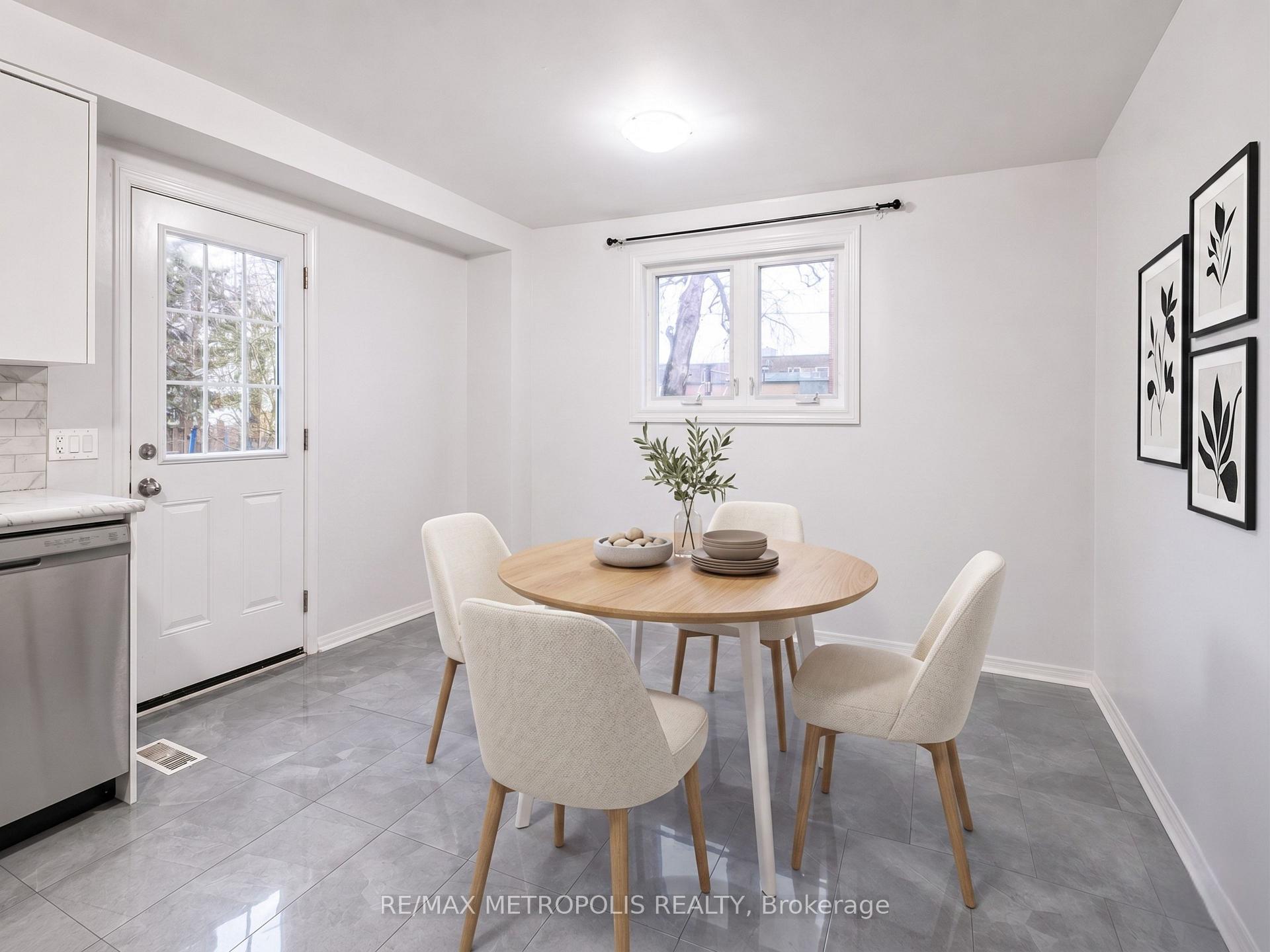 Photo 3 of 1098 Cedar Street, Oshawa, Lakeview — HOMEH
