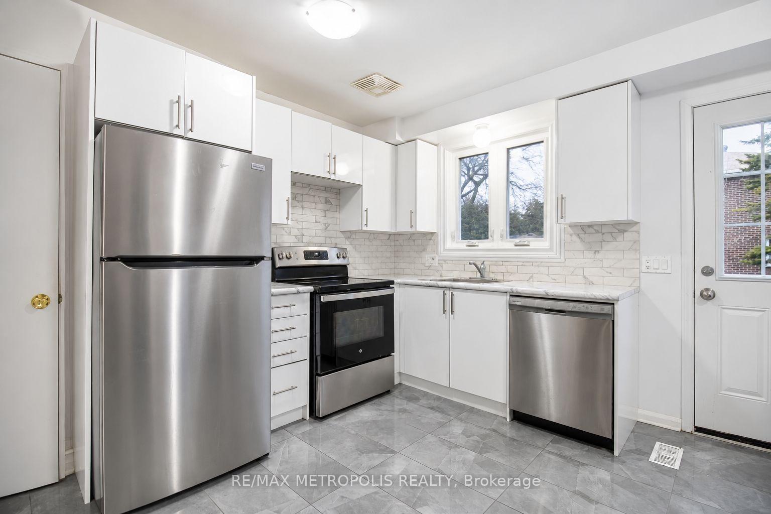 Photo 11 of 1098 Cedar Street, Oshawa, Lakeview — HOMEH