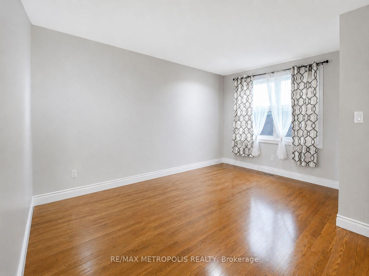 Photo 23 of 1098 Cedar Street, Oshawa, Lakeview — HOMEH