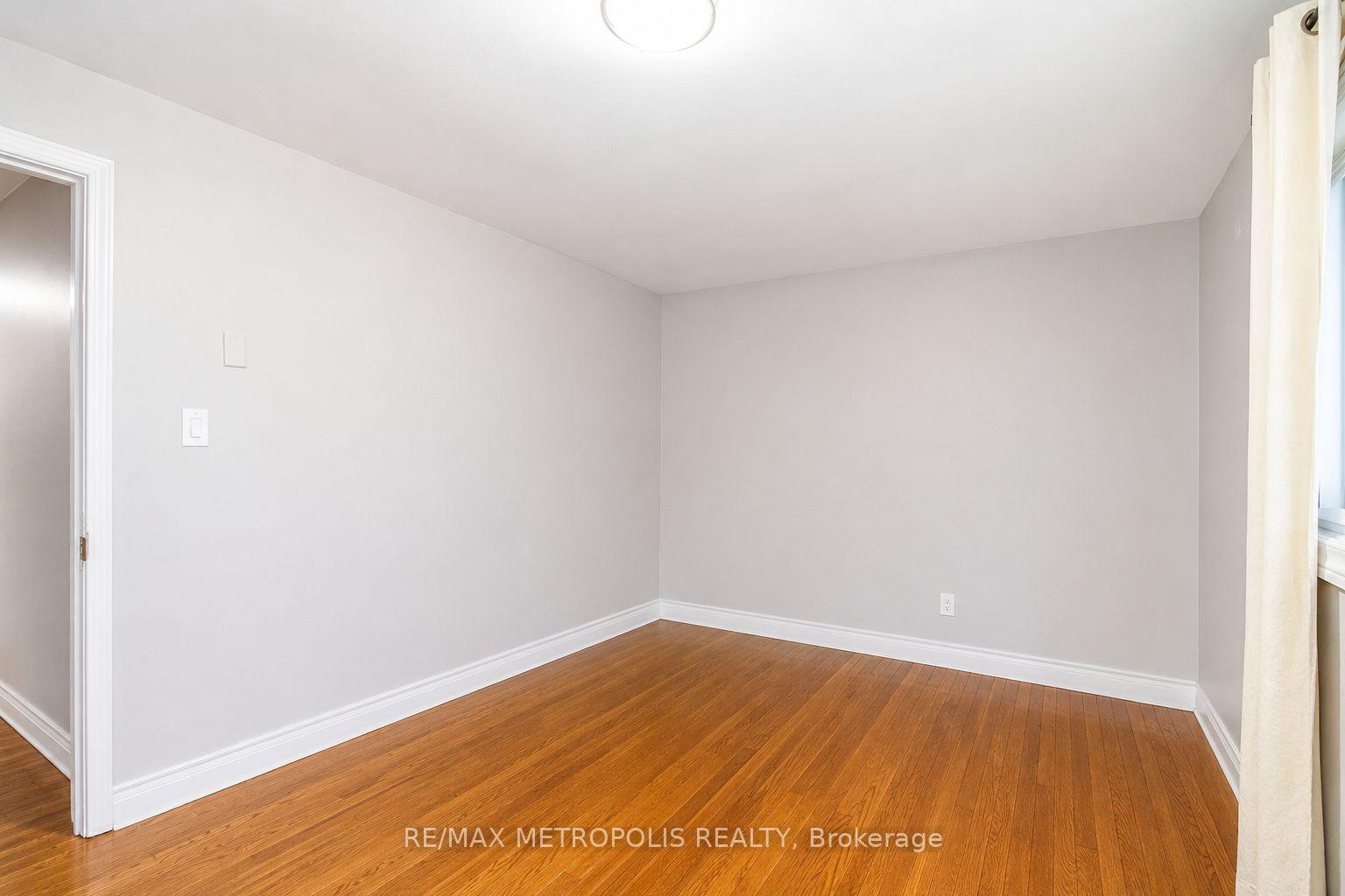 Photo 29 of 1098 Cedar Street, Oshawa, Lakeview — HOMEH