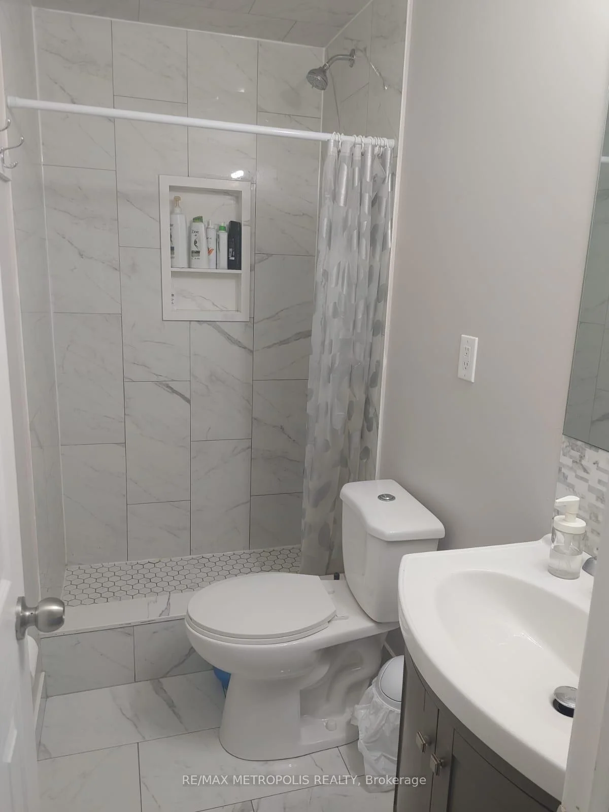 Photo 16 of 1098 Cedar Street, Oshawa, Lakeview — HOMEH
