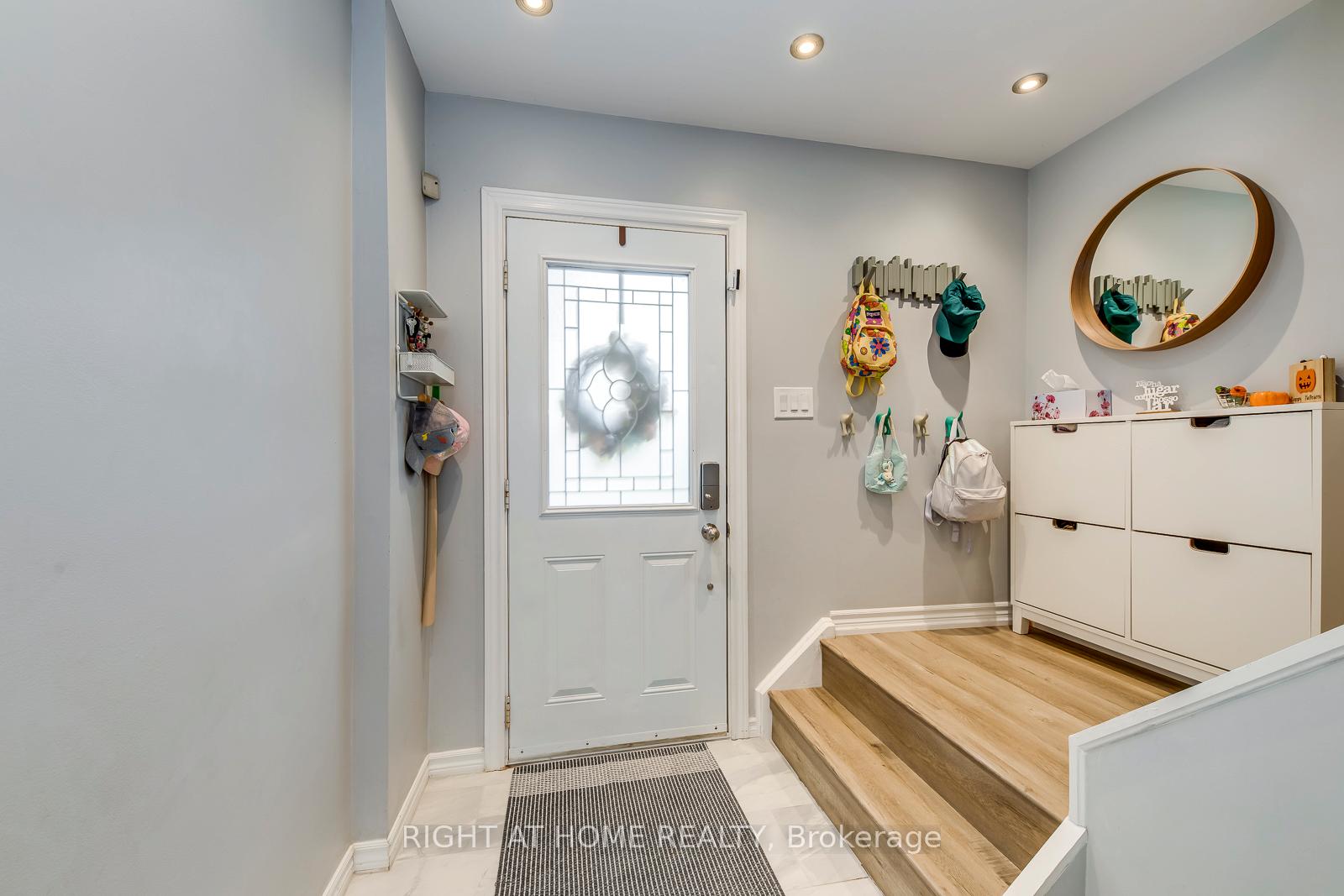 Photo 3 of 132 Ashton Crescent, Brampton, Central Park — HOMEH