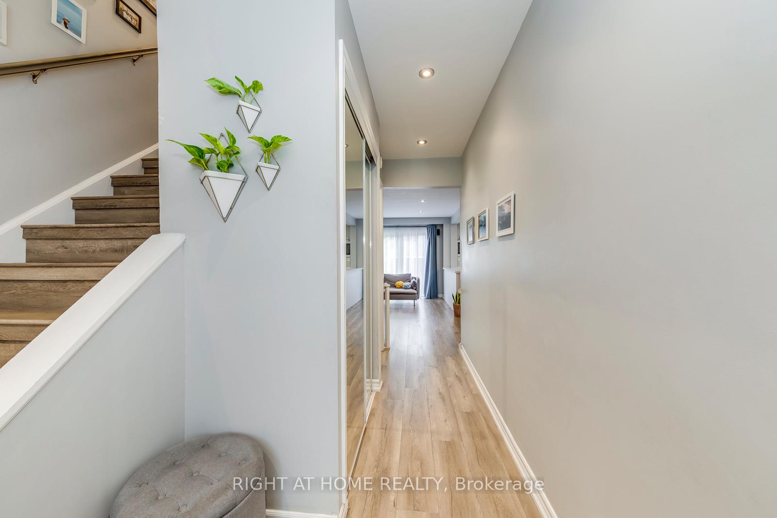 Photo 4 of 132 Ashton Crescent, Brampton, Central Park — HOMEH