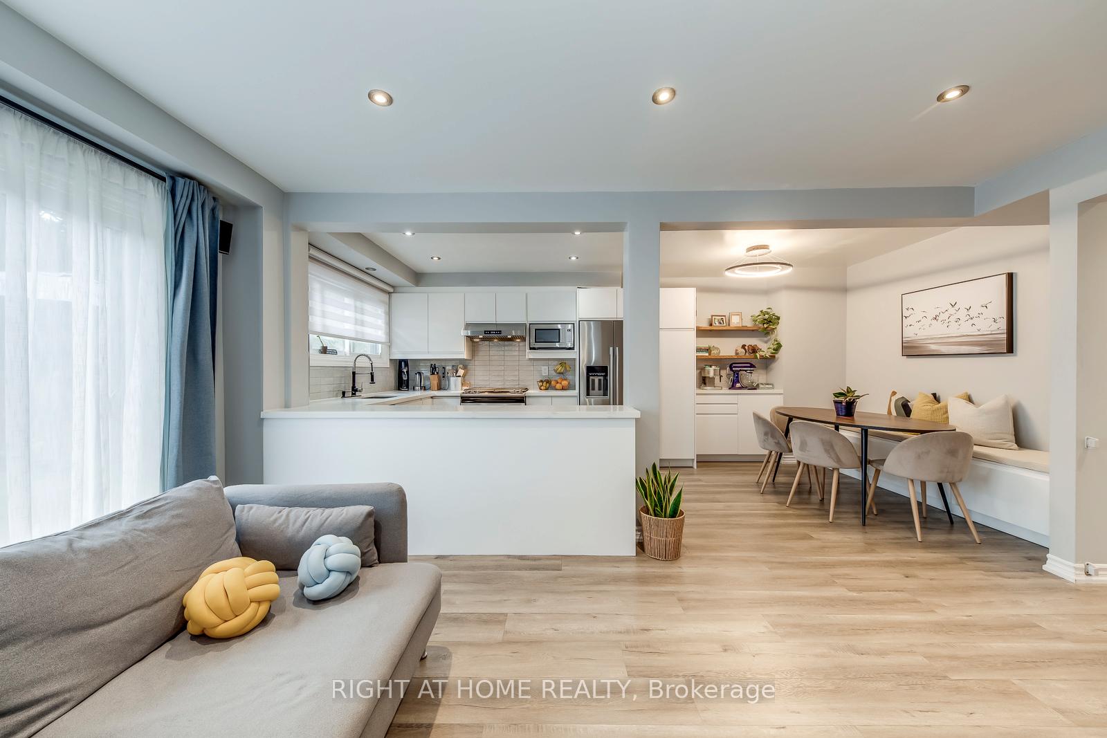 Photo 8 of 132 Ashton Crescent, Brampton, Central Park — HOMEH