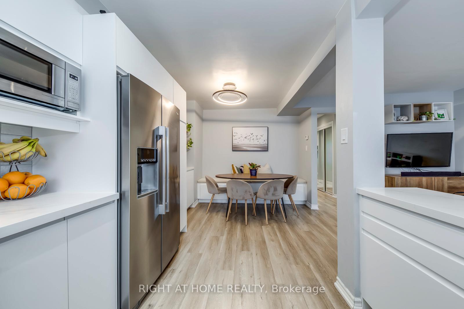 Photo 11 of 132 Ashton Crescent, Brampton, Central Park — HOMEH