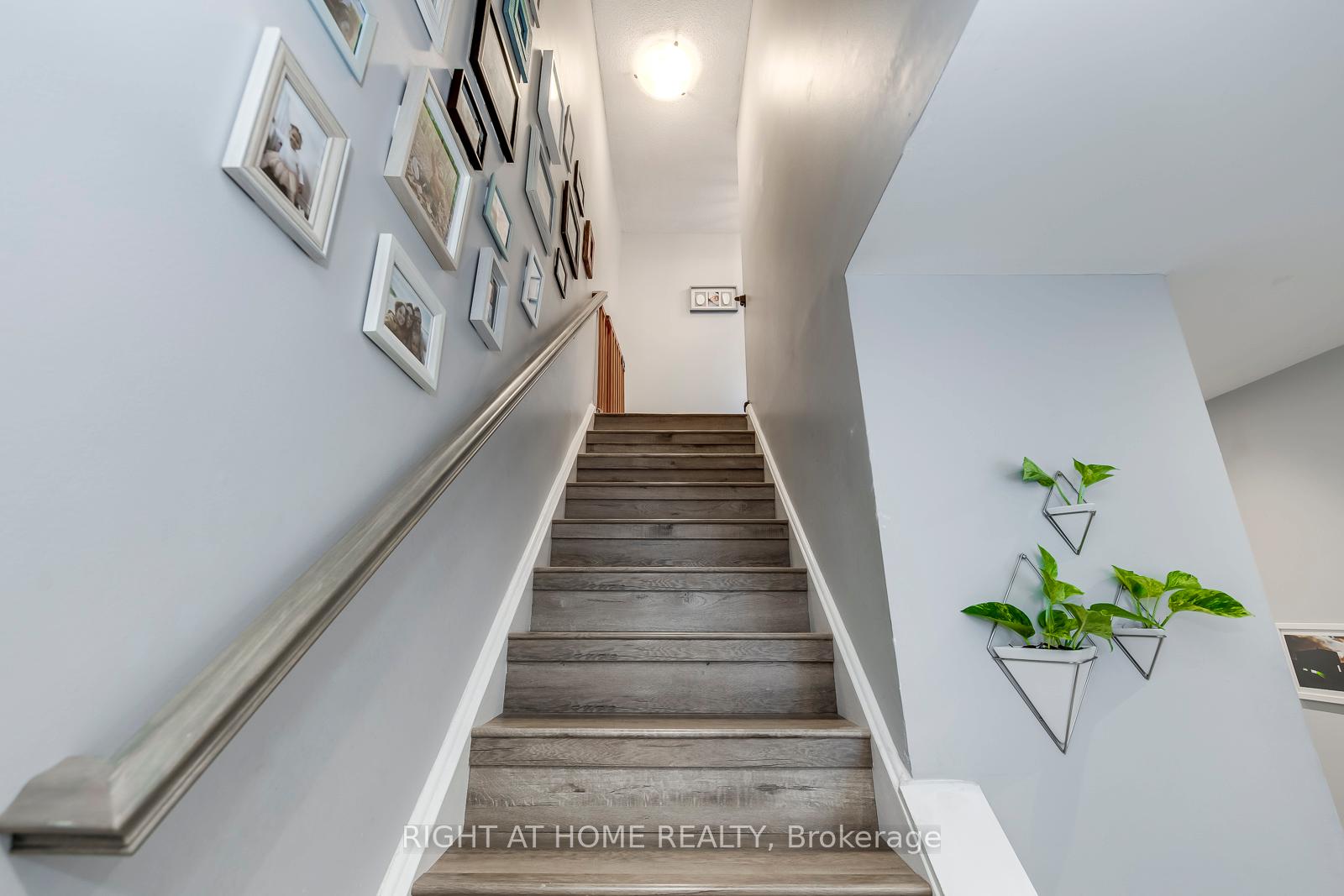 Photo 14 of 132 Ashton Crescent, Brampton, Central Park — HOMEH