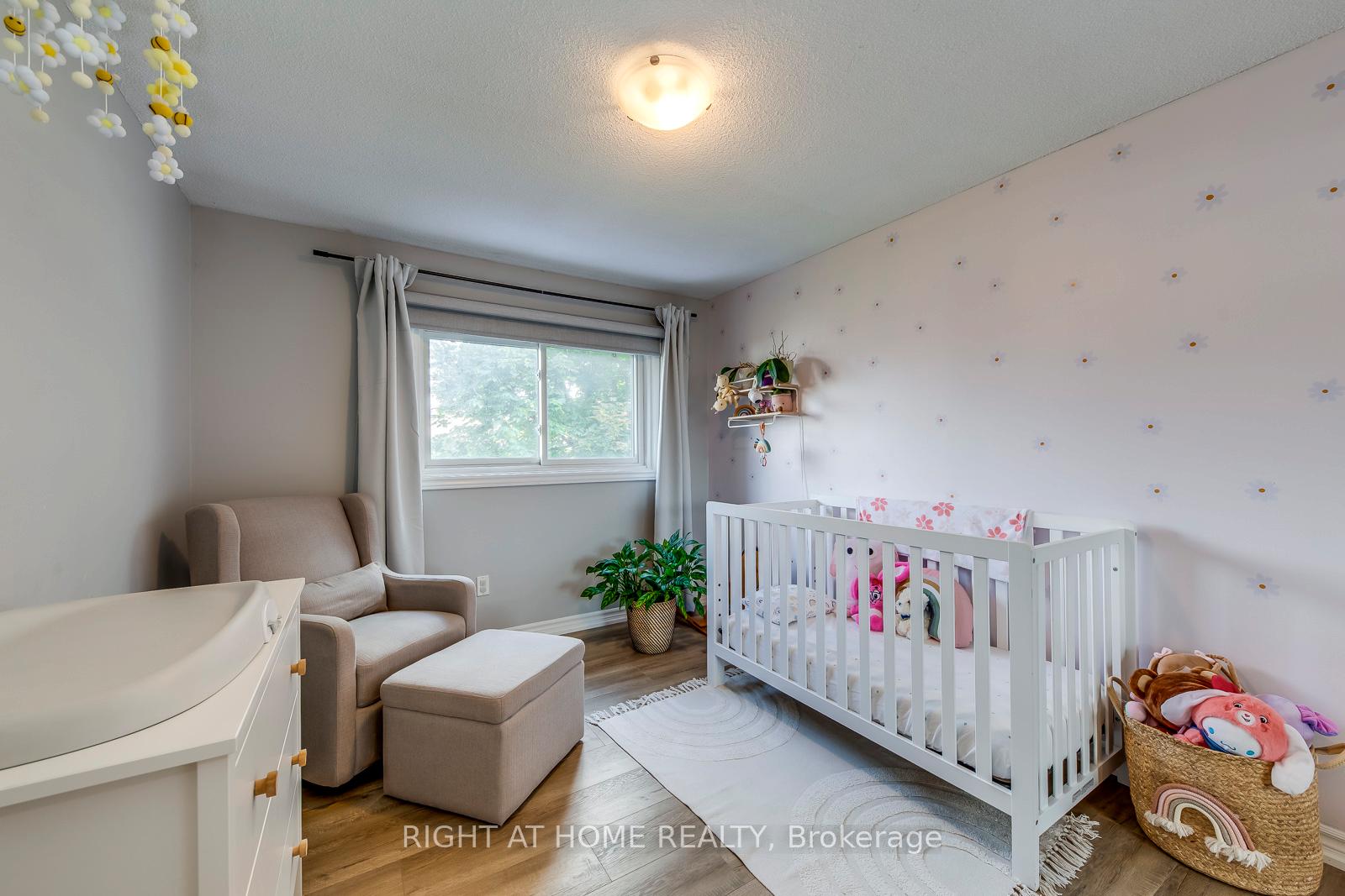 Photo 20 of 132 Ashton Crescent, Brampton, Central Park — HOMEH