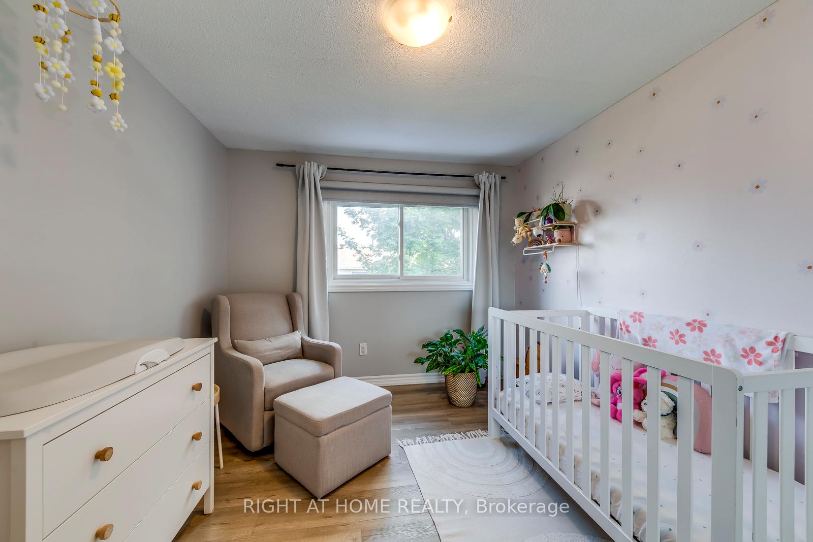 Photo 21 of 132 Ashton Crescent, Brampton, Central Park — HOMEH