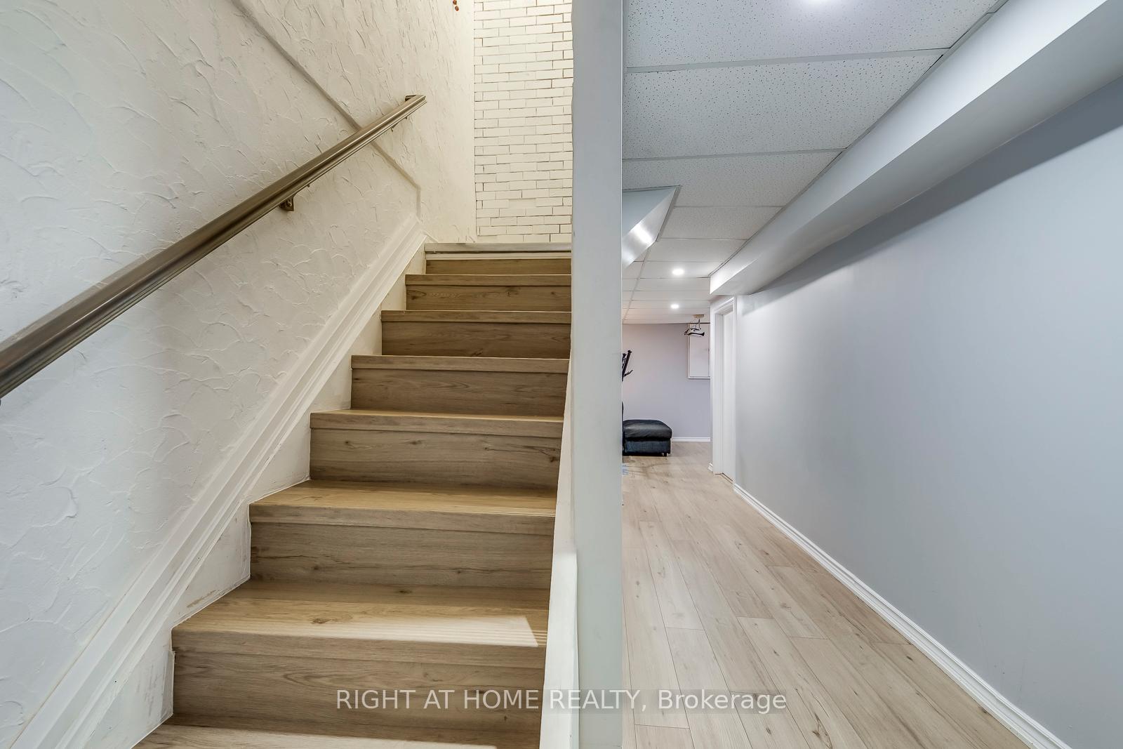 Photo 23 of 132 Ashton Crescent, Brampton, Central Park — HOMEH