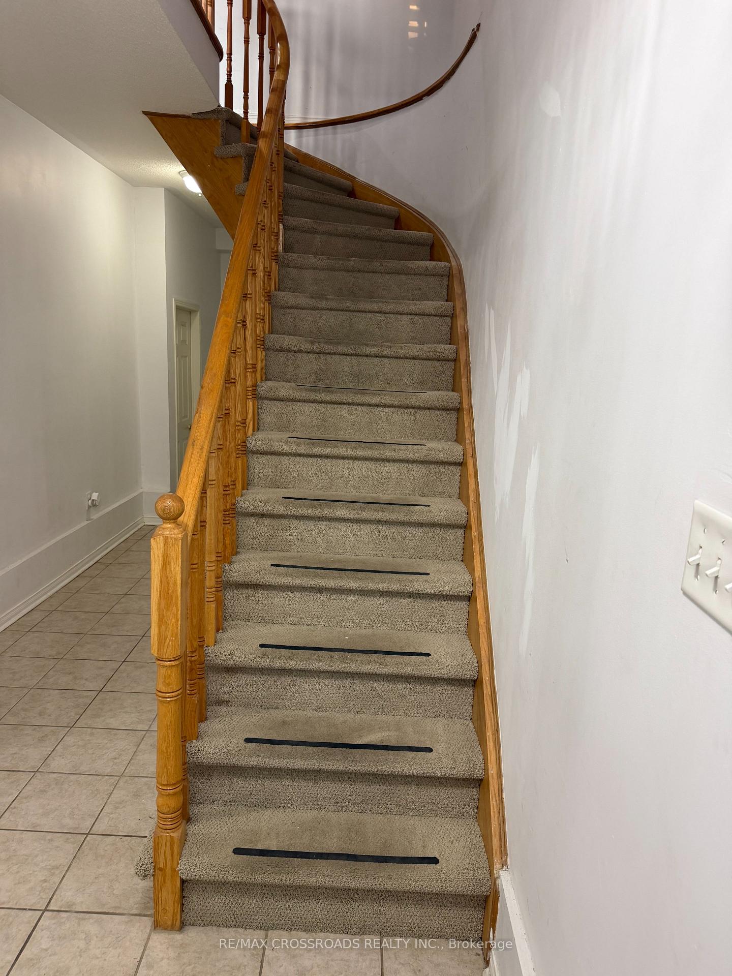 Photo 3 of 1547 Hummingbird Court, Pickering, Highbush — HOMEH