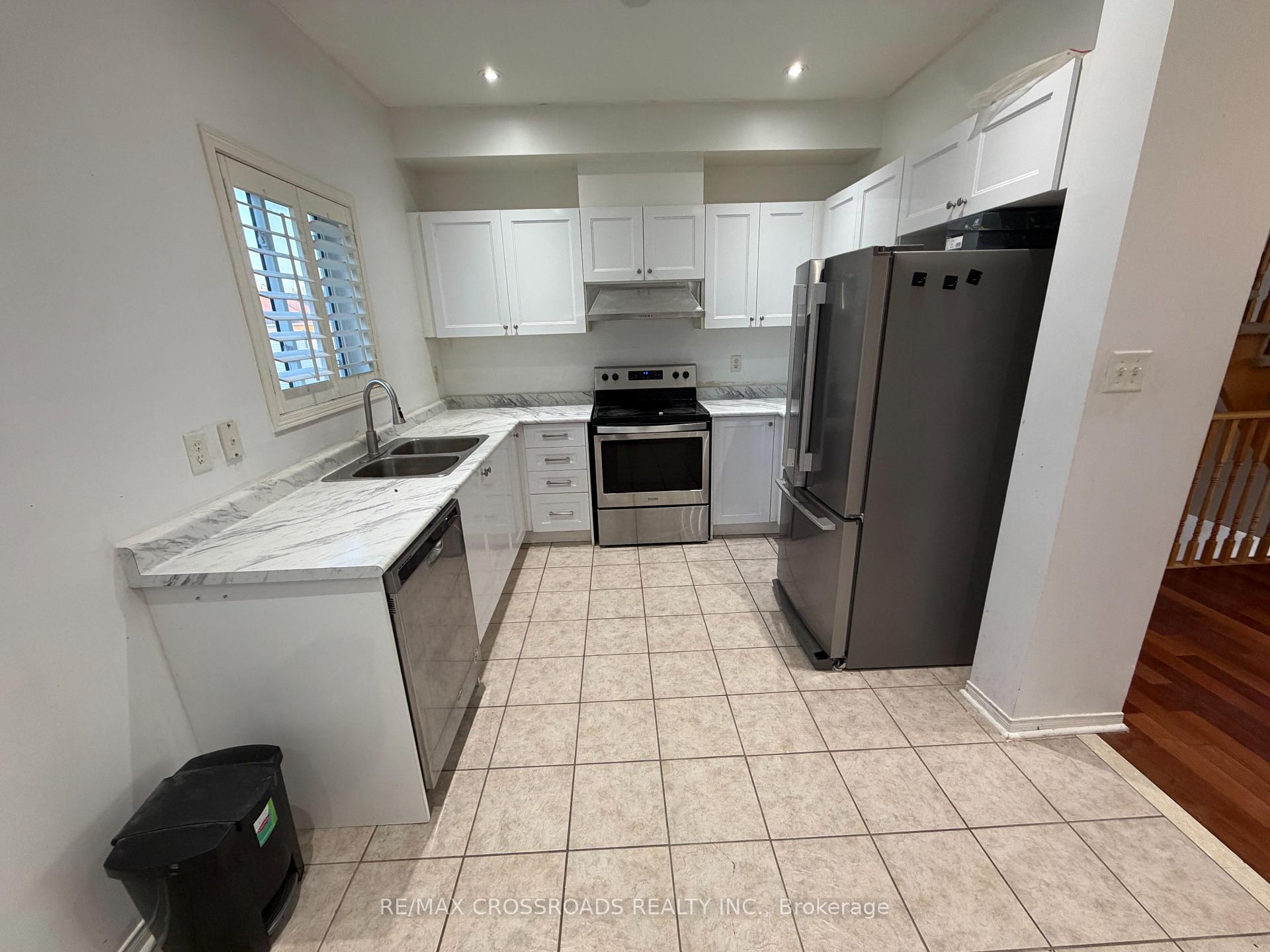 Photo 12 of 1547 Hummingbird Court, Pickering, Highbush — HOMEH