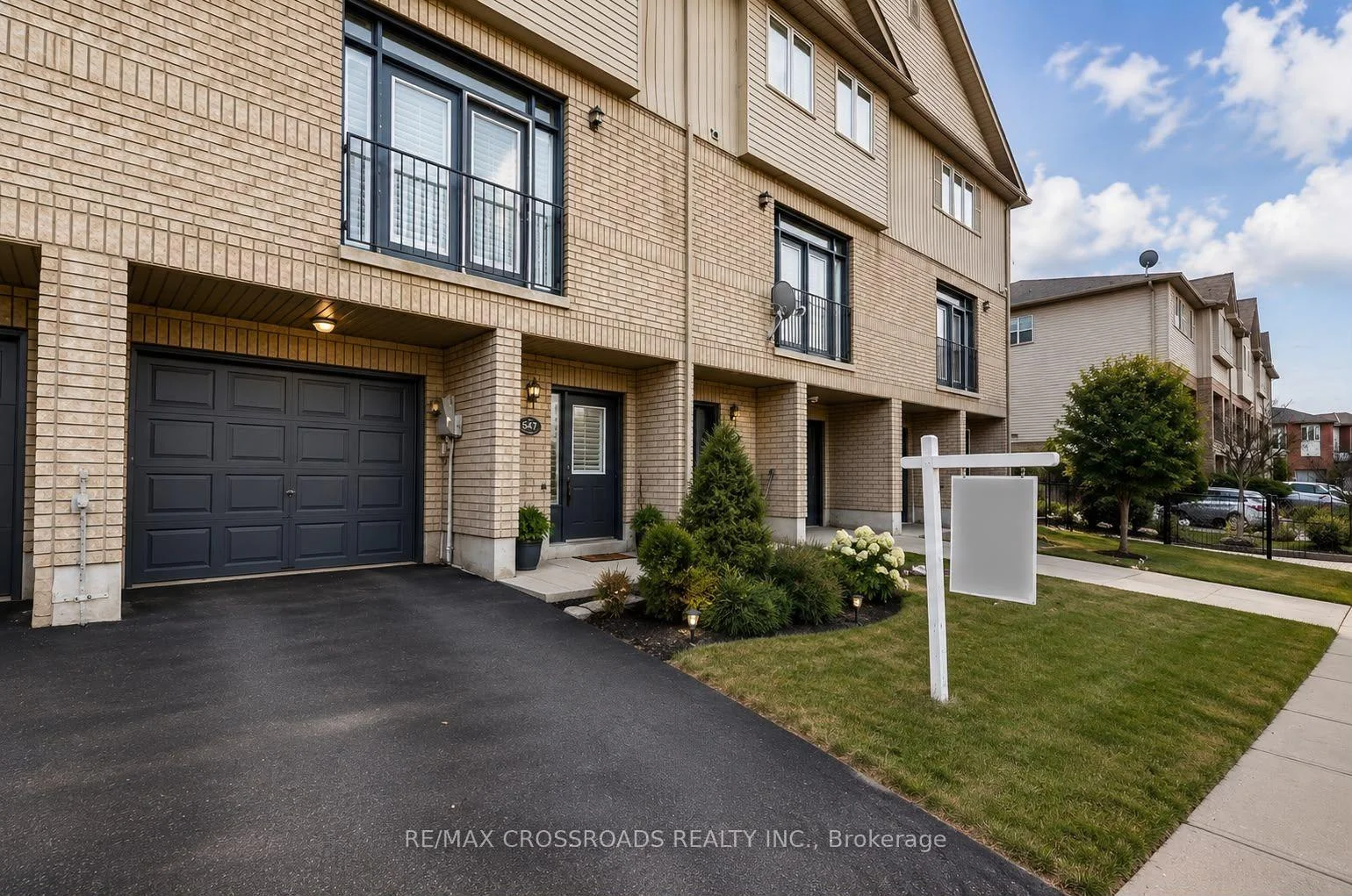 Photo 1 of 1547 Hummingbird Court, Pickering, Highbush — HOMEH