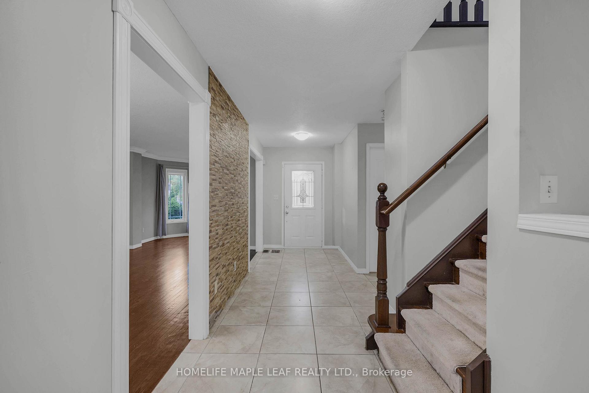 Photo 5 of 888 Paisley Road, Guelph, Willow West/Sugarbush/West Acres — HOMEH