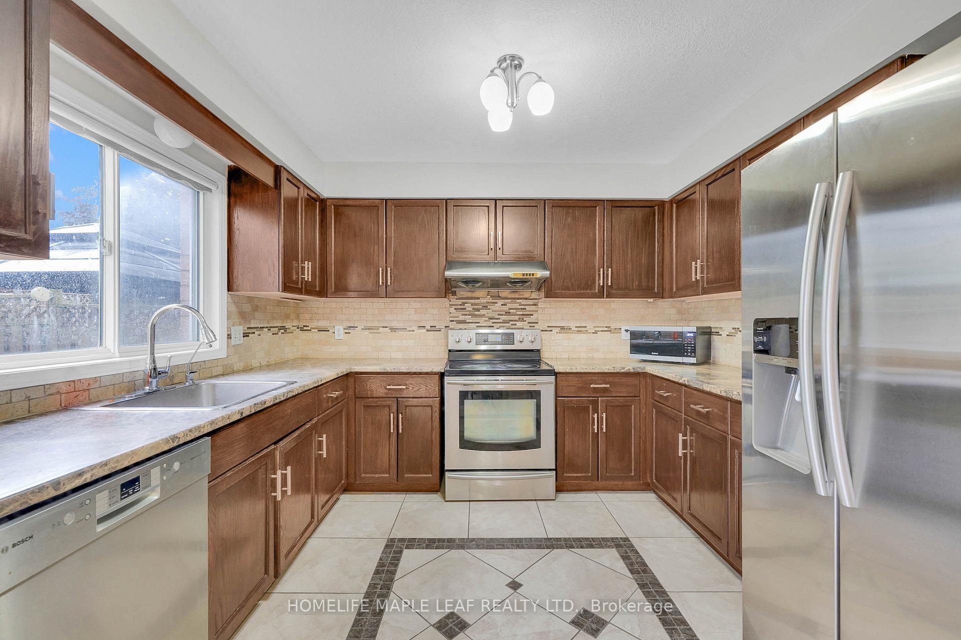 Photo 14 of 888 Paisley Road, Guelph, Willow West/Sugarbush/West Acres — HOMEH