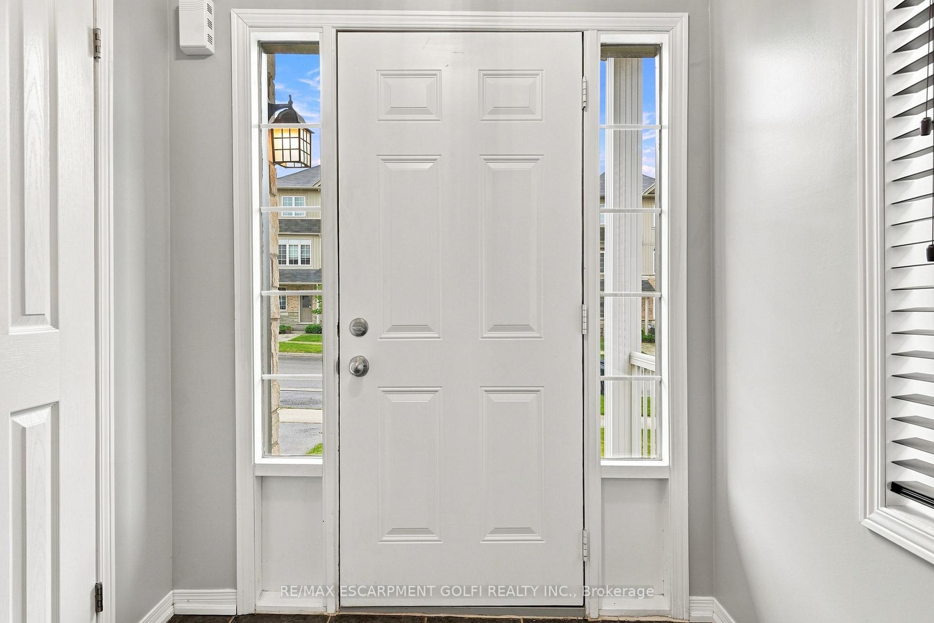 Photo 5 of 5064 Serena Drive, Lincoln, Beamsville — HOMEH