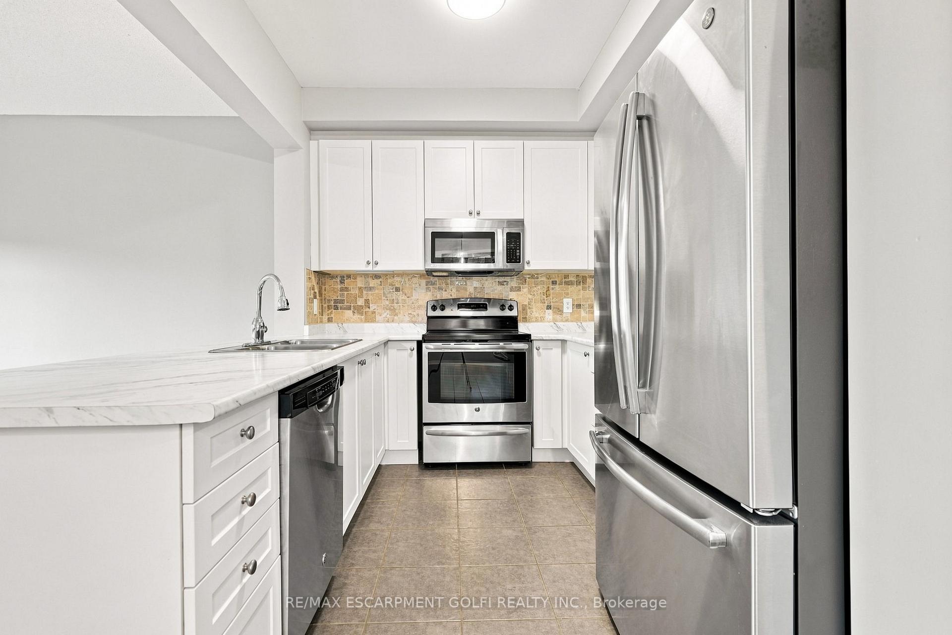 Photo 8 of 5064 Serena Drive, Lincoln, Beamsville — HOMEH