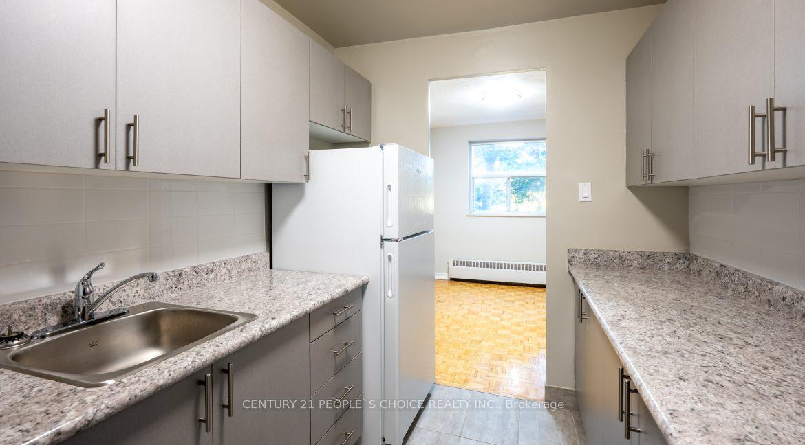 Photo 3 of Unit 408, 1030 Pearson Drive, Oakville, Falgarwood — HOMEH
