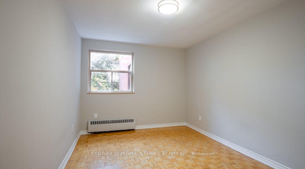 Photo 5 of Unit 408, 1030 Pearson Drive, Oakville, Falgarwood — HOMEH