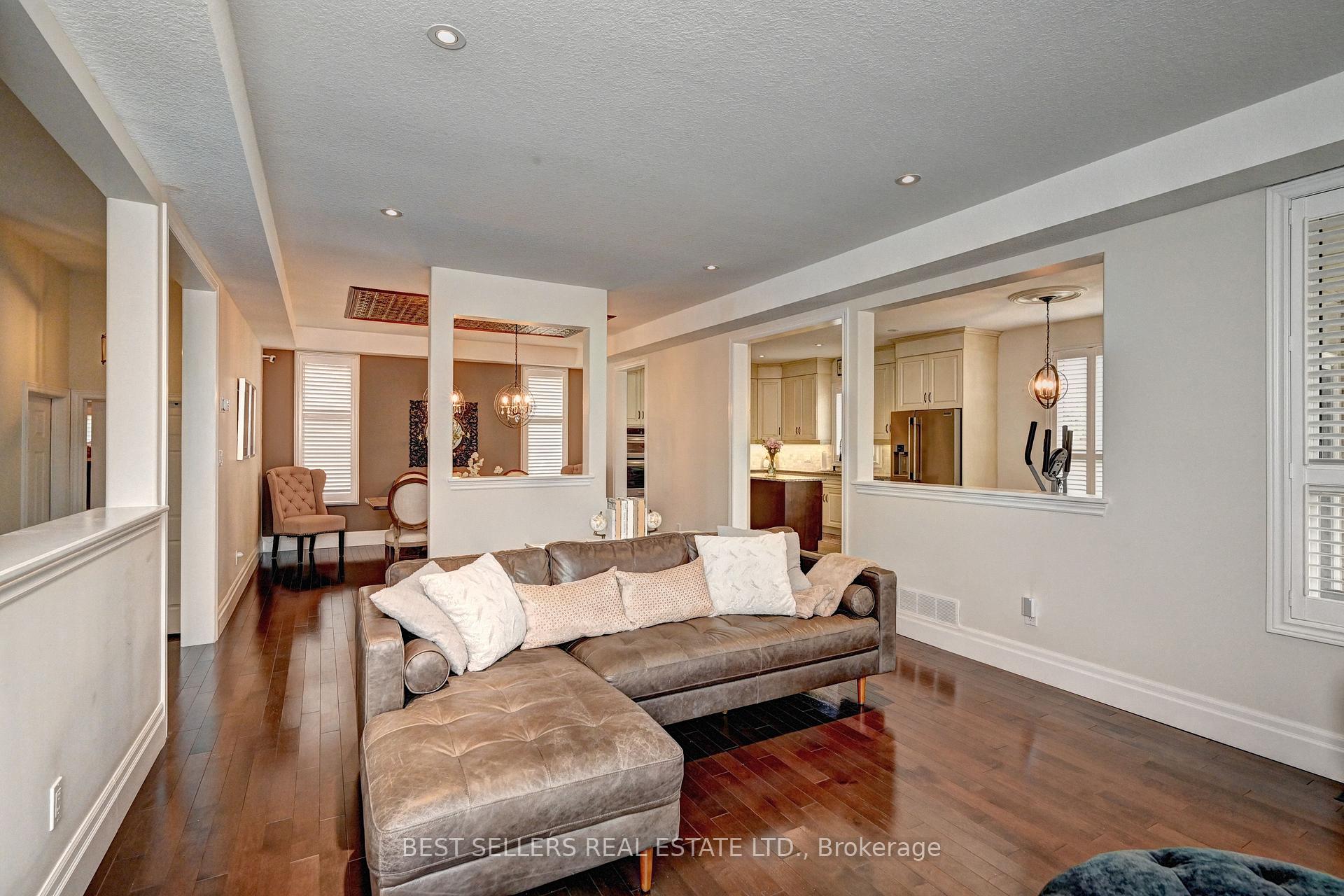 Photo 24 of 12 Popham Drive, Guelph, Grange Road — HOMEH