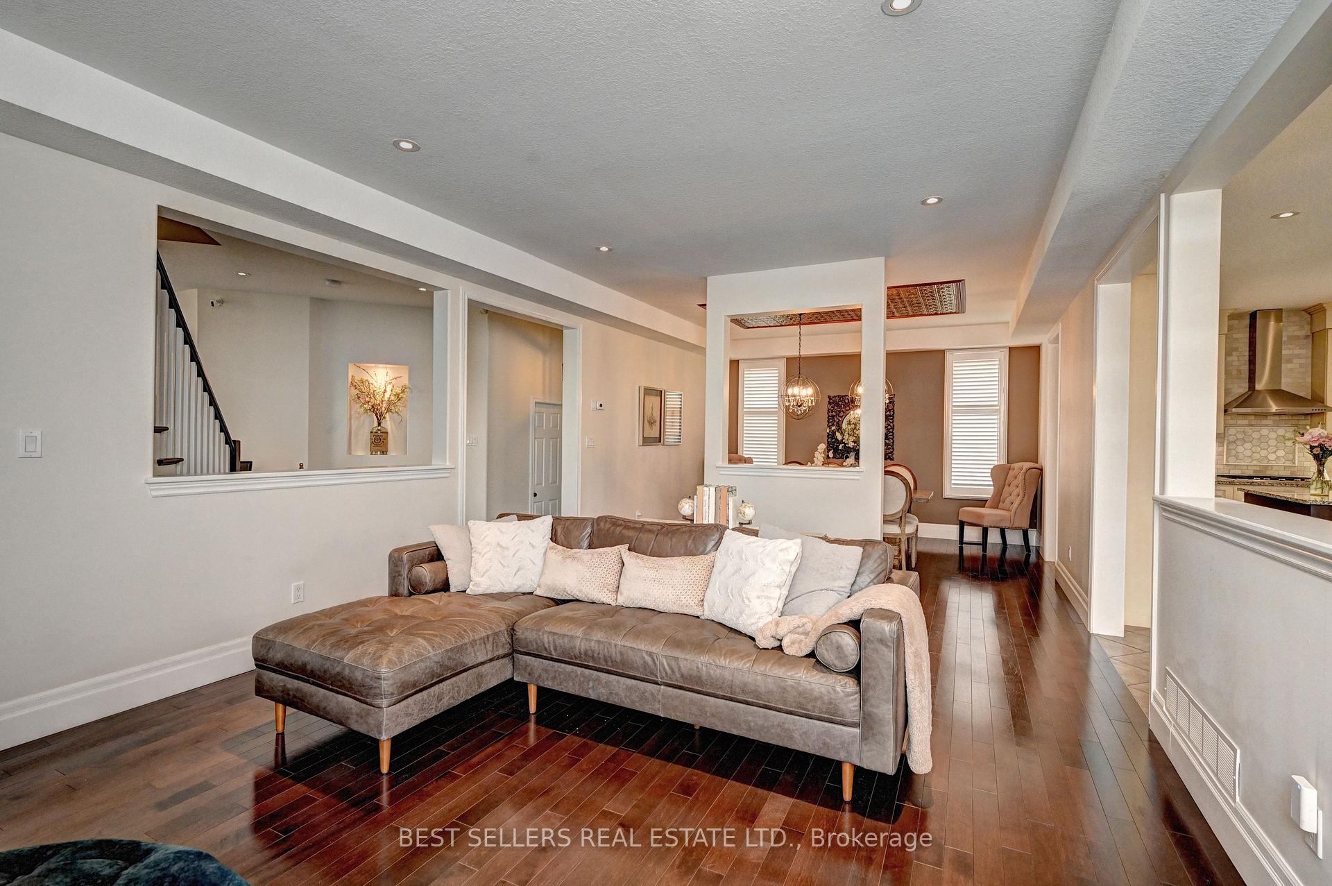 Photo 27 of 12 Popham Drive, Guelph, Grange Road — HOMEH
