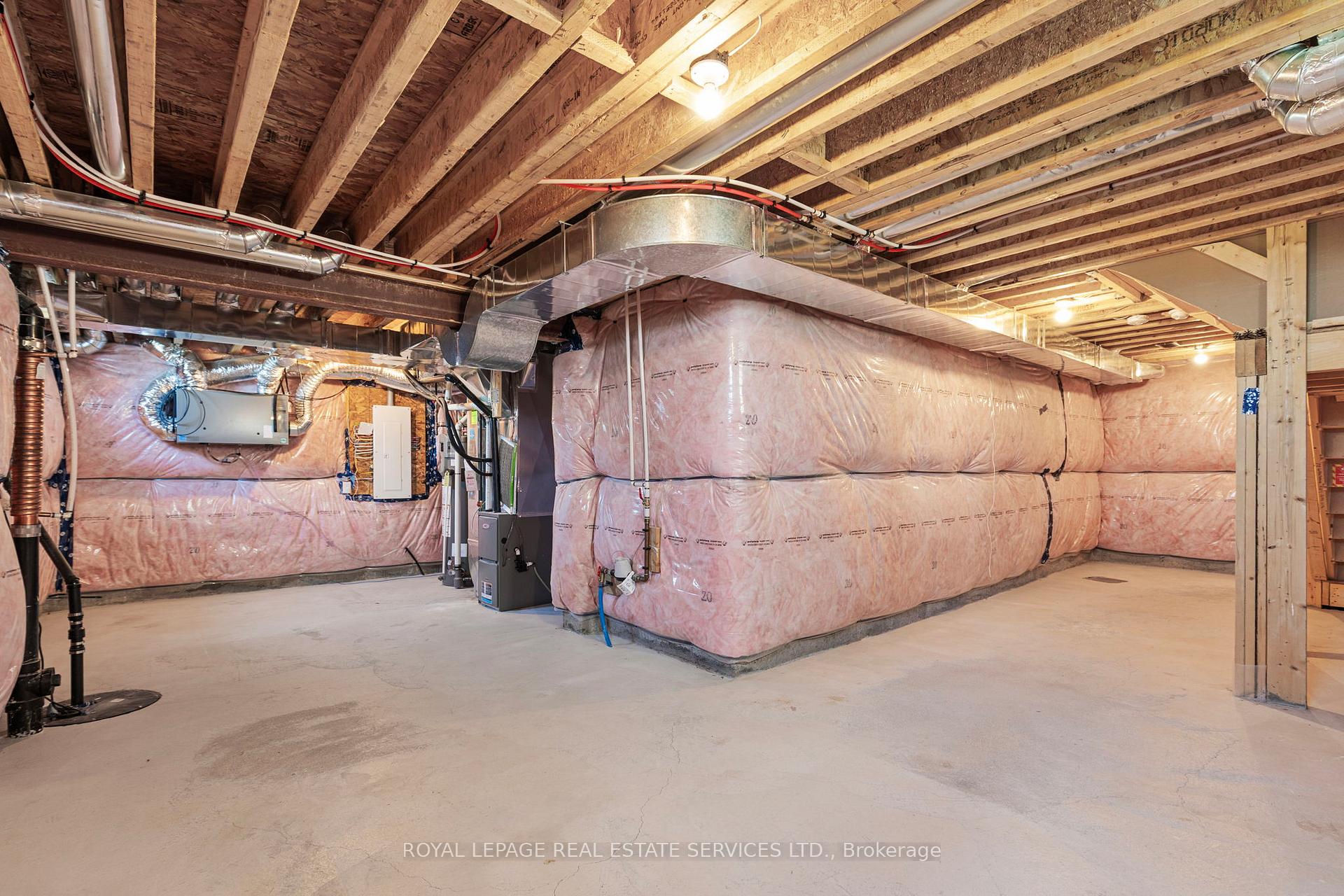 Photo 16 of 28 Union Boulevard, Wasaga Beach — HOMEH