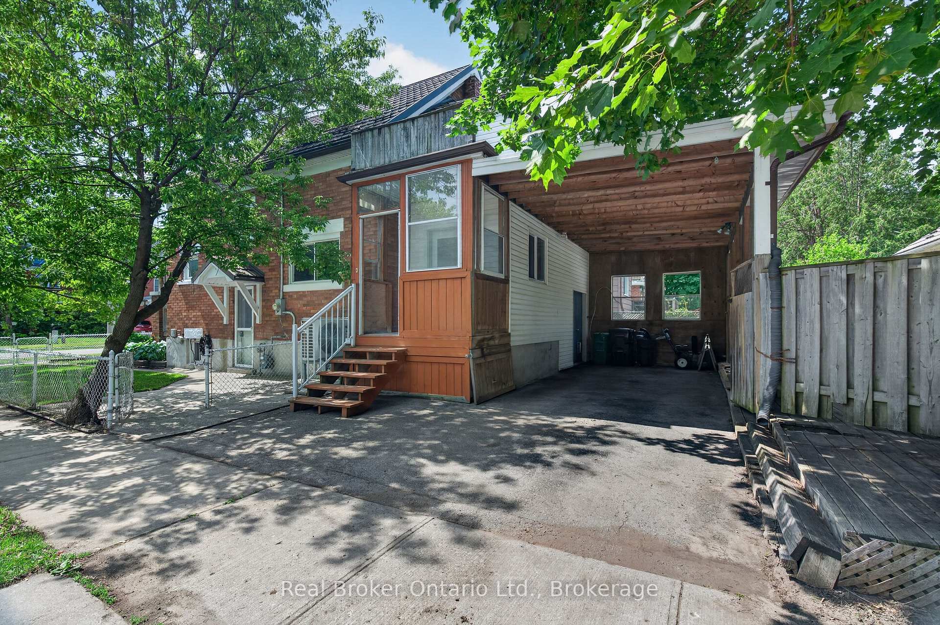Photo 5 of 2 Herlan Avenue, Kitchener, Cherry Hill — HOMEH