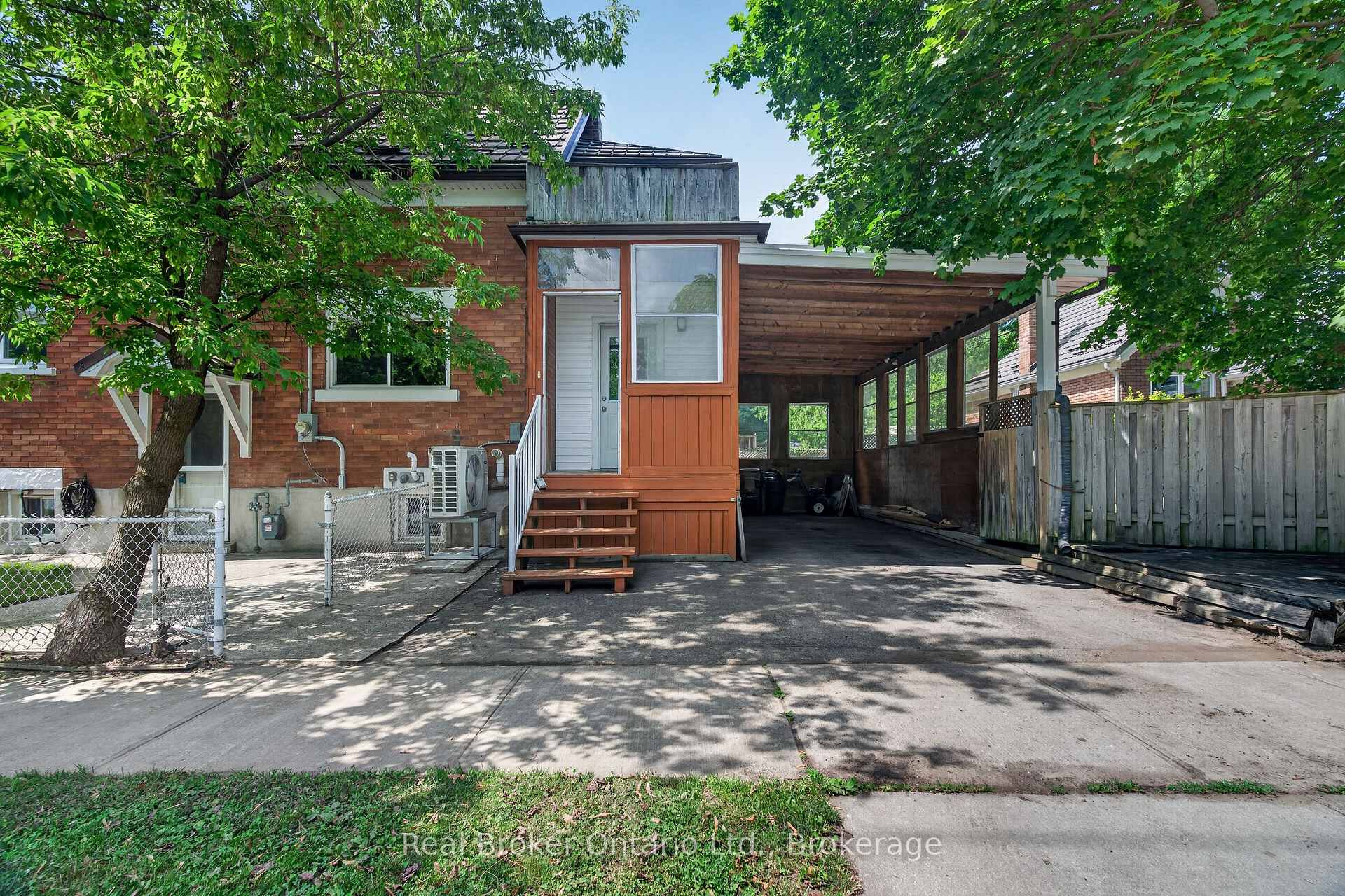 Photo 6 of 2 Herlan Avenue, Kitchener, Cherry Hill — HOMEH