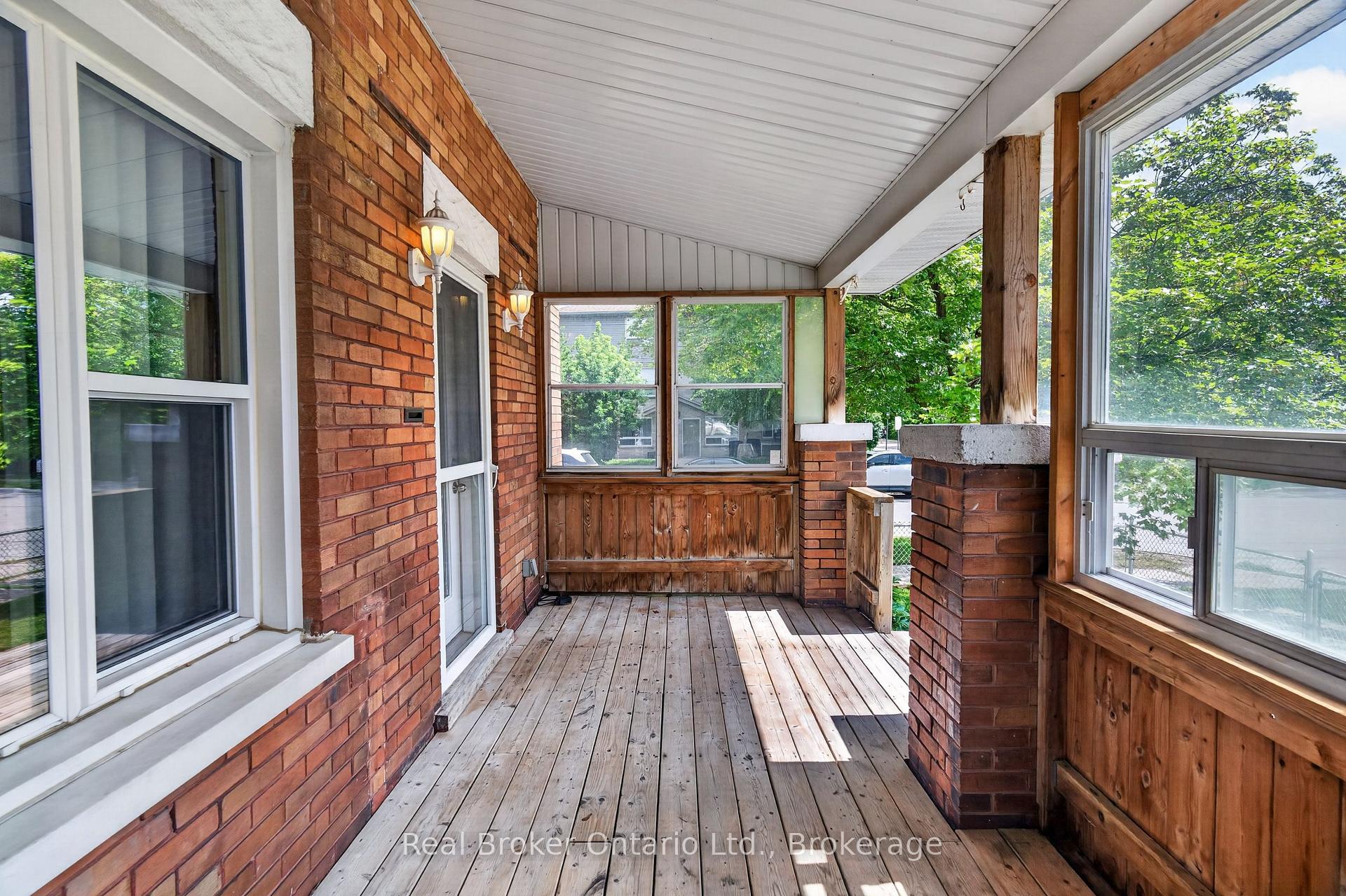 Photo 8 of 2 Herlan Avenue, Kitchener, Cherry Hill — HOMEH