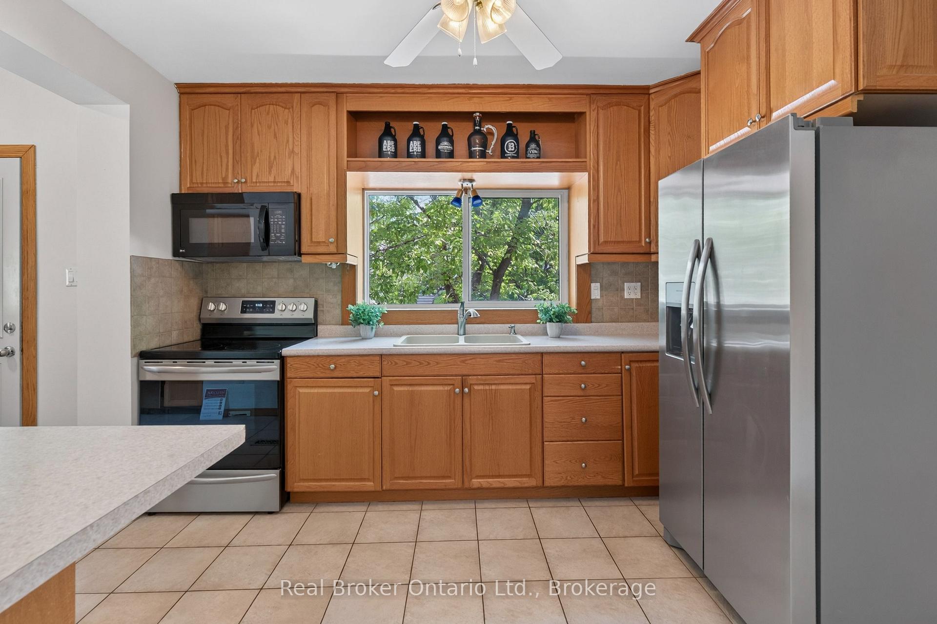 Photo 15 of 2 Herlan Avenue, Kitchener, Cherry Hill — HOMEH