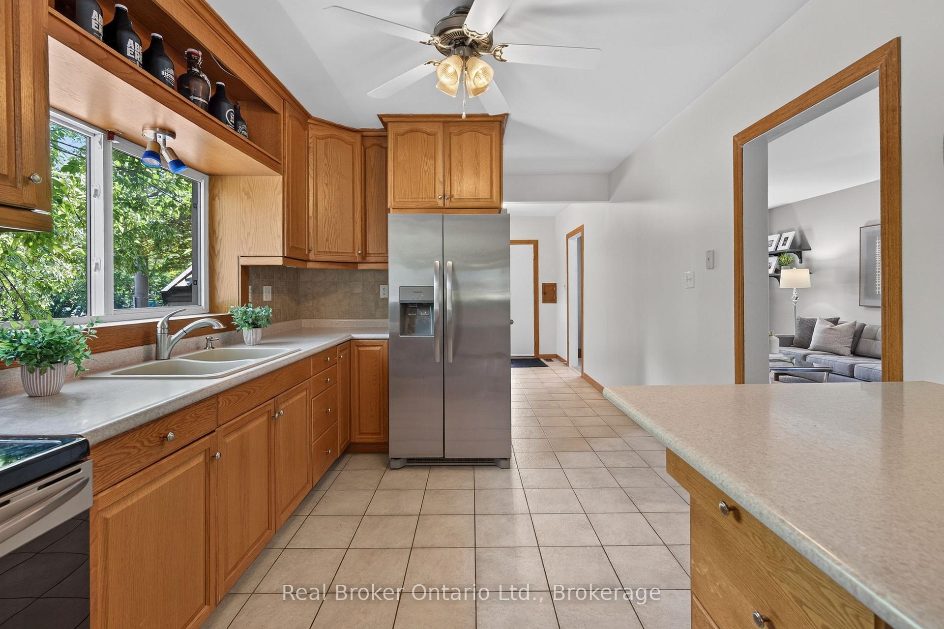 Photo 17 of 2 Herlan Avenue, Kitchener, Cherry Hill — HOMEH