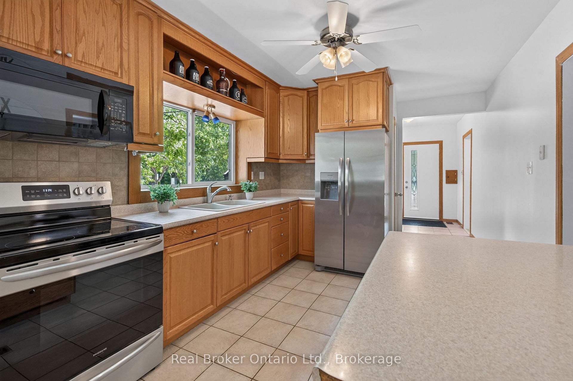 Photo 18 of 2 Herlan Avenue, Kitchener, Cherry Hill — HOMEH