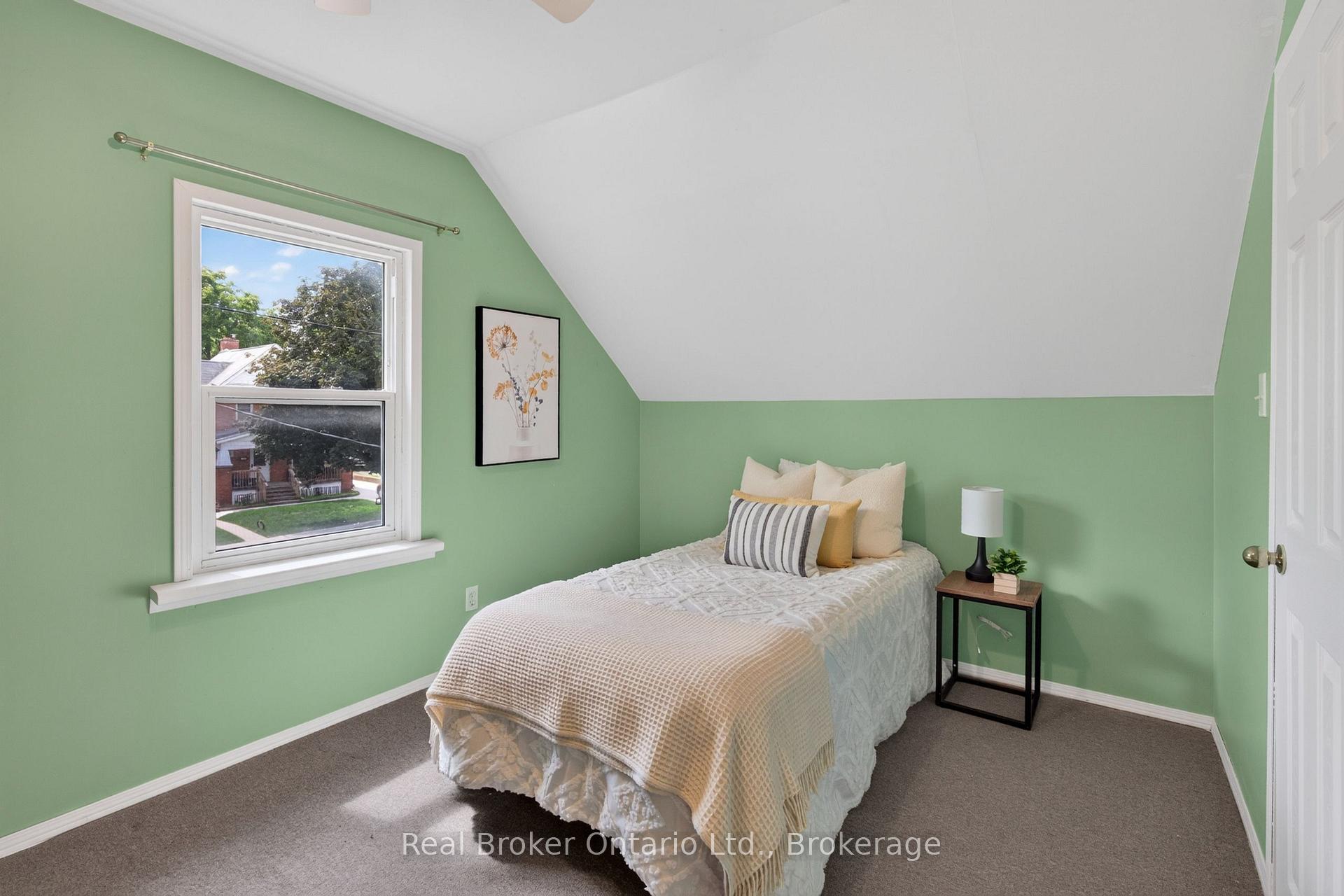 Photo 27 of 2 Herlan Avenue, Kitchener, Cherry Hill — HOMEH